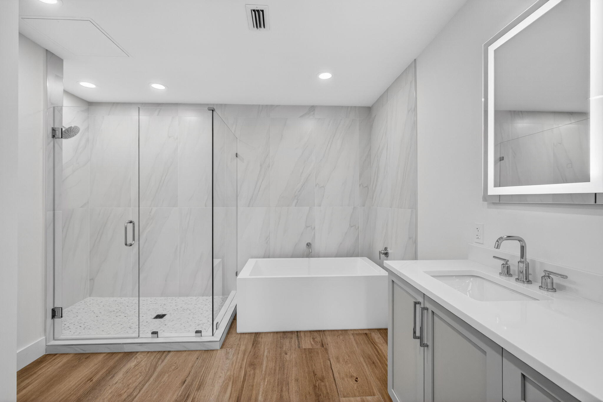 176 Lake Drive 1-302