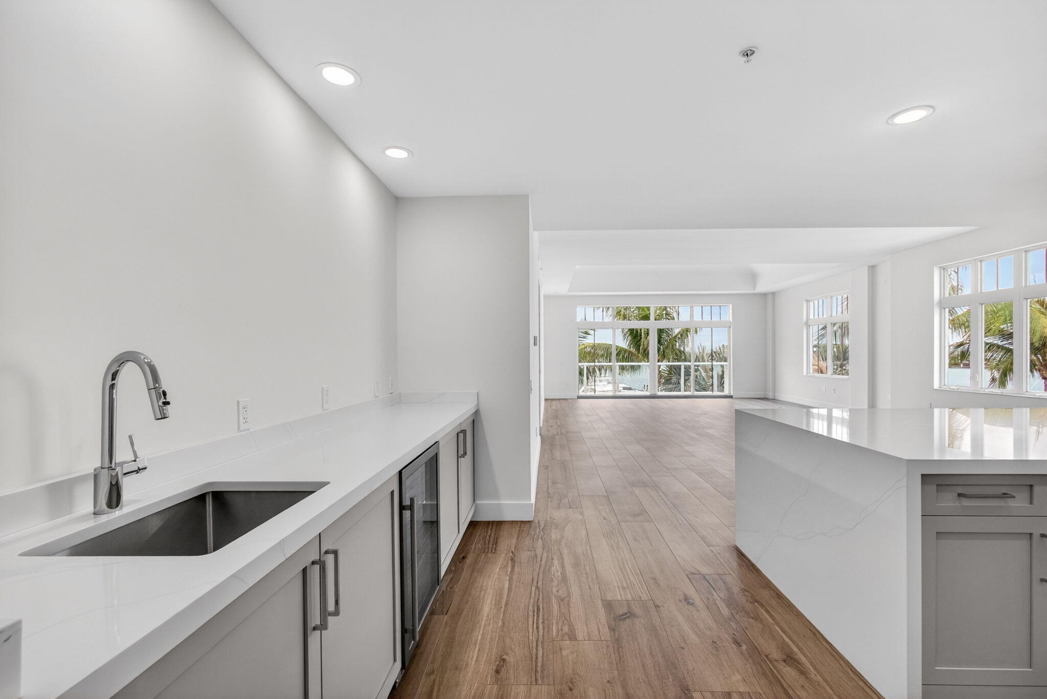 176 Lake Drive 1-302