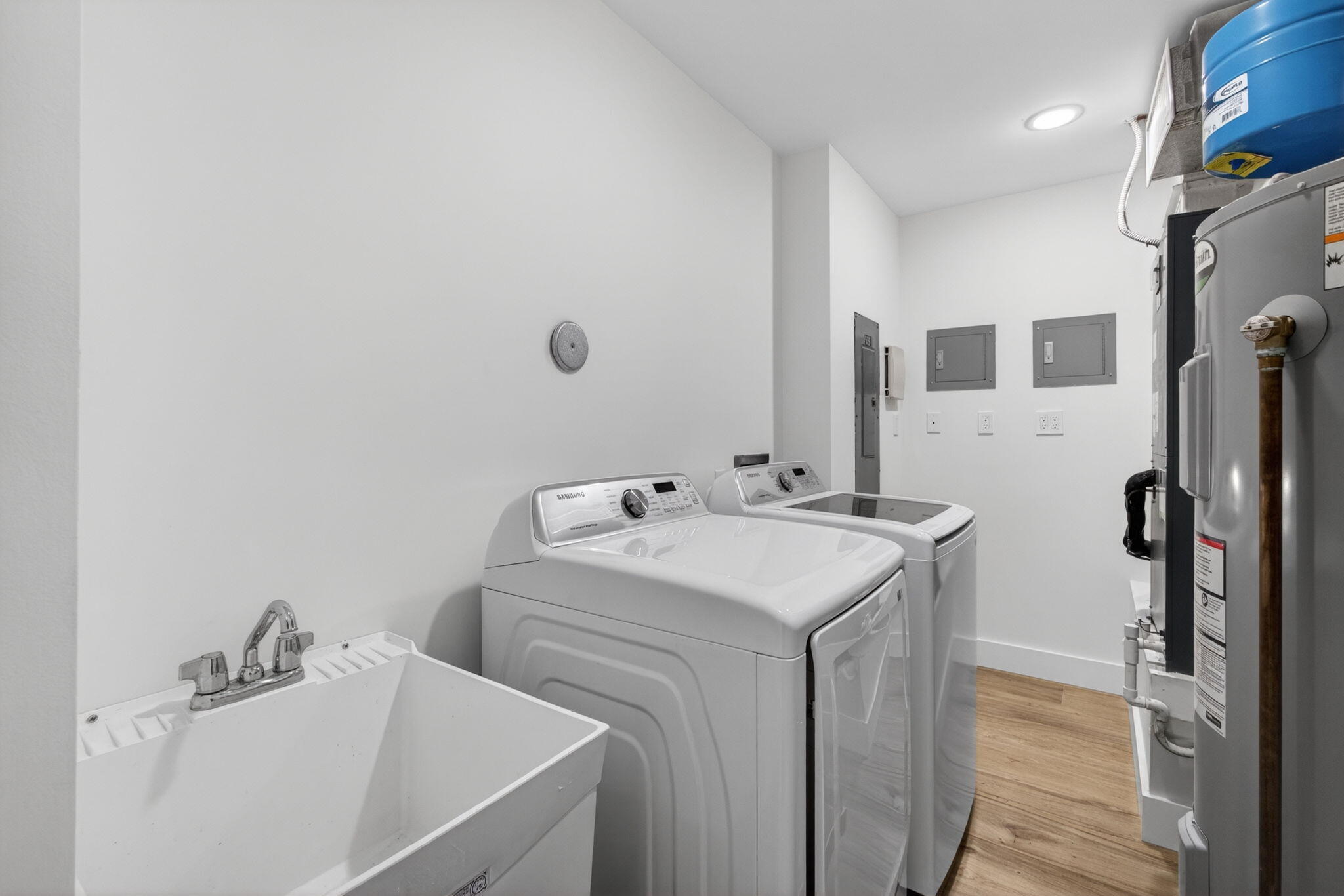 176 Lake Drive 1-302