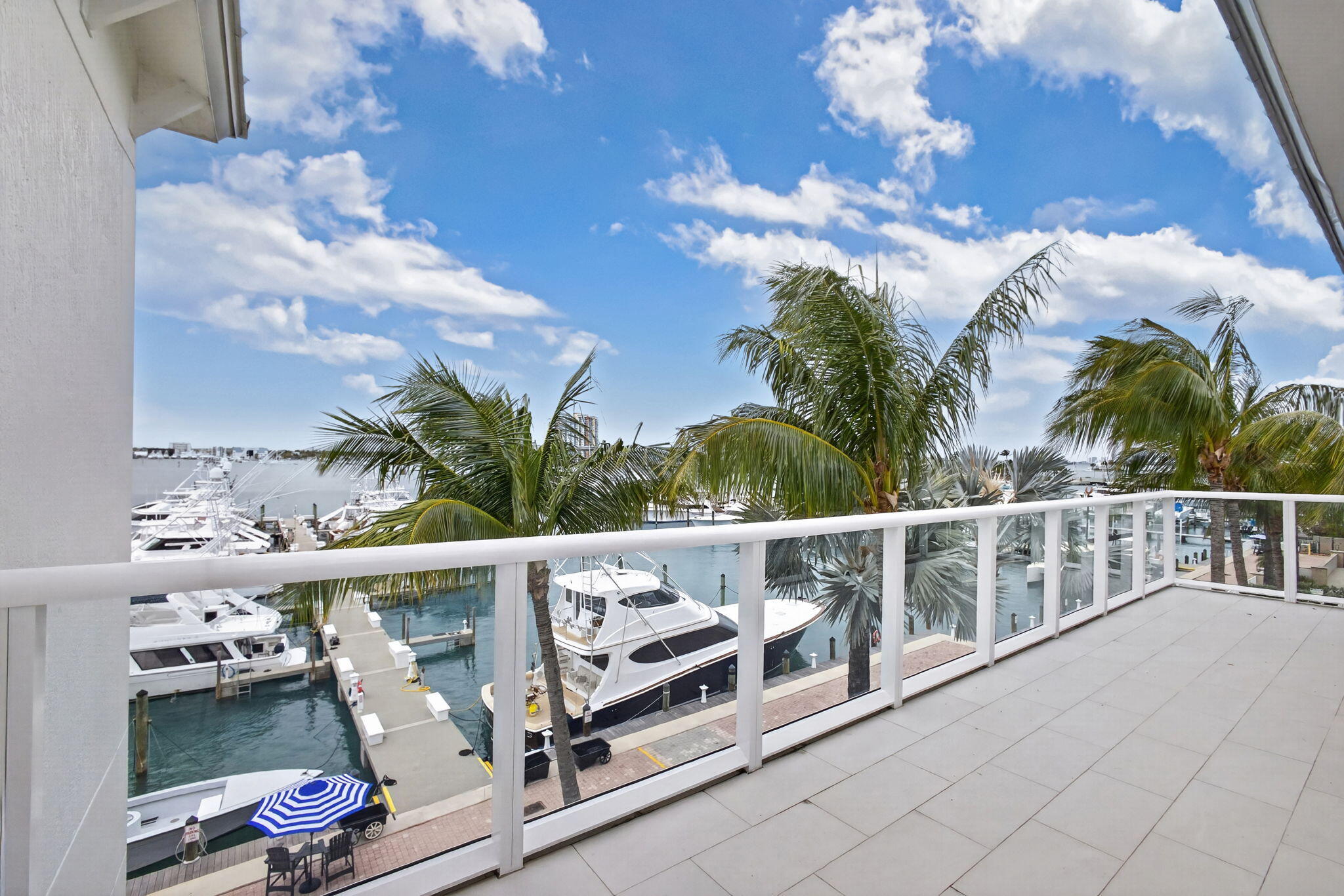 176 Lake Drive 1-302