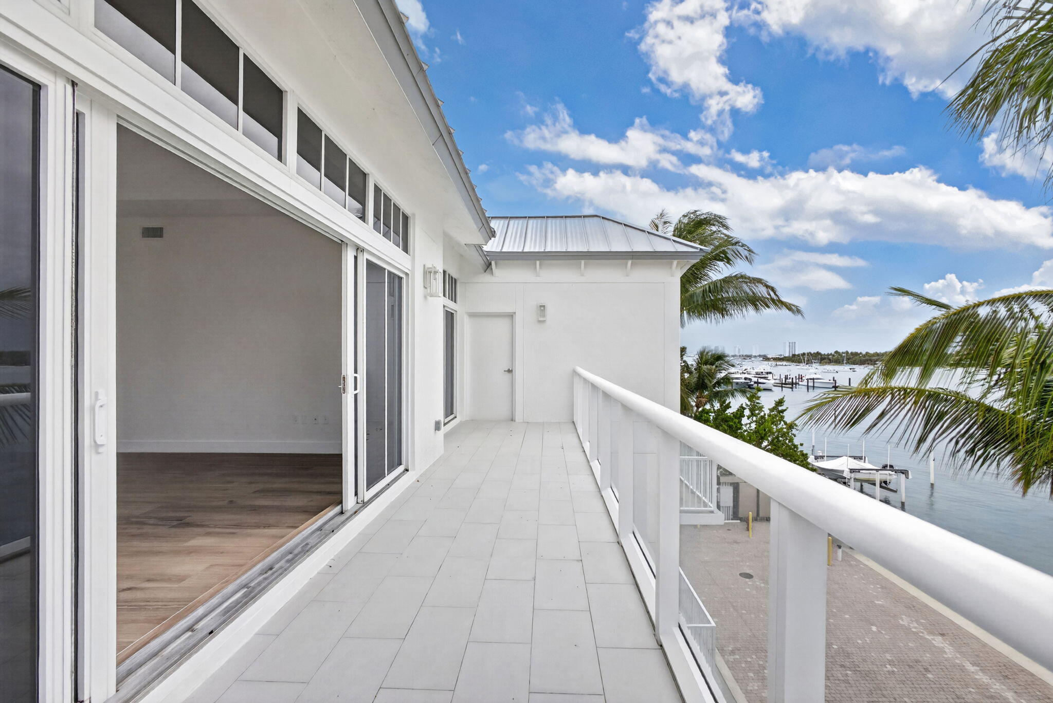176 Lake Drive 1-302