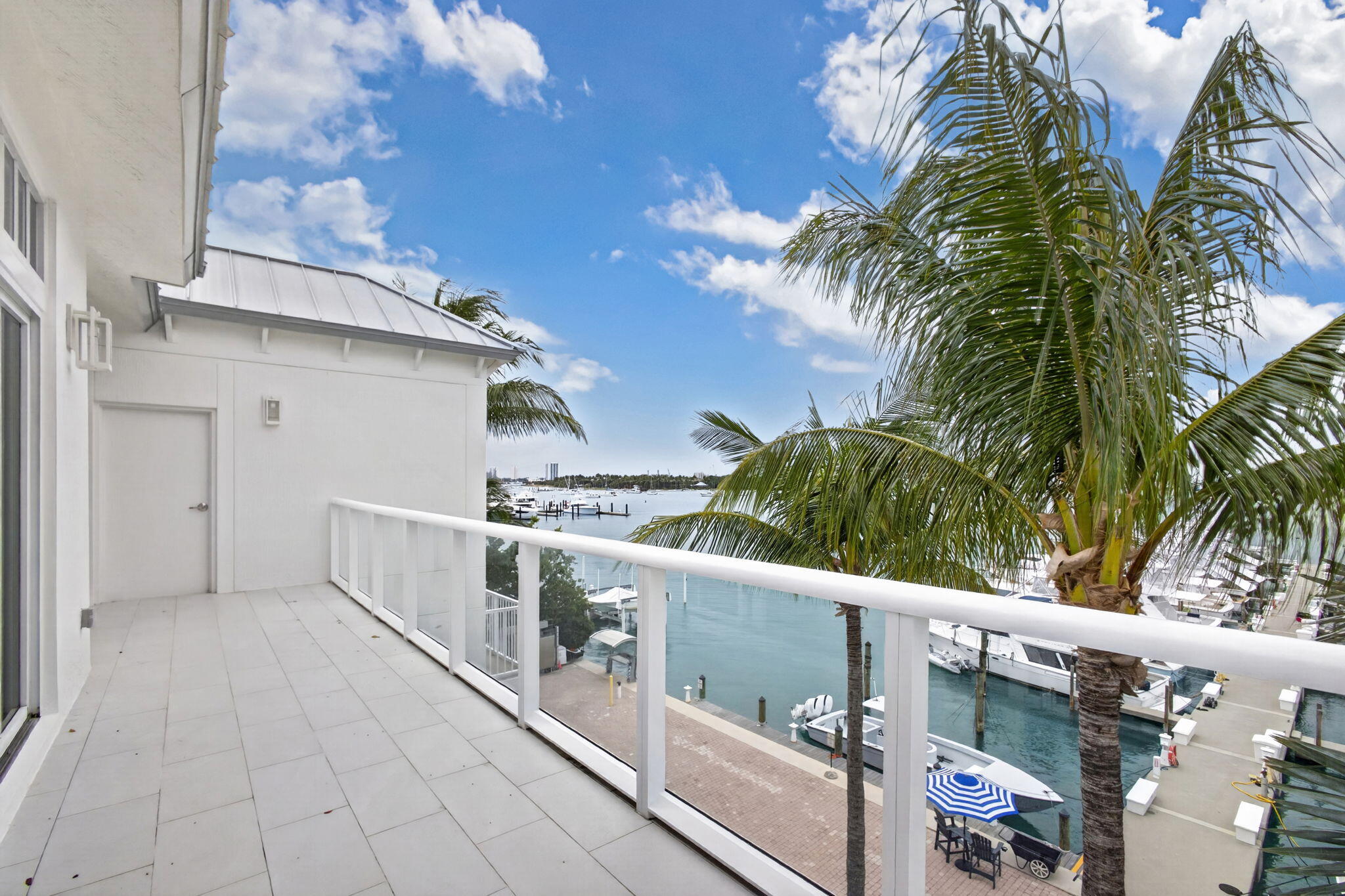 176 Lake Drive 1-302