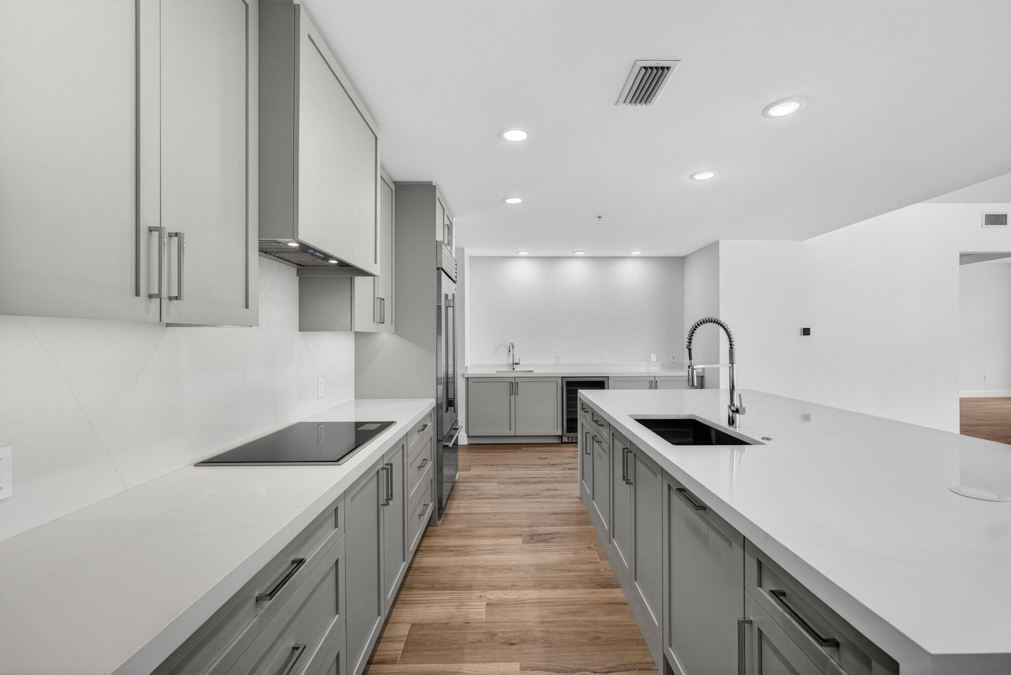 176 Lake Drive 1-302