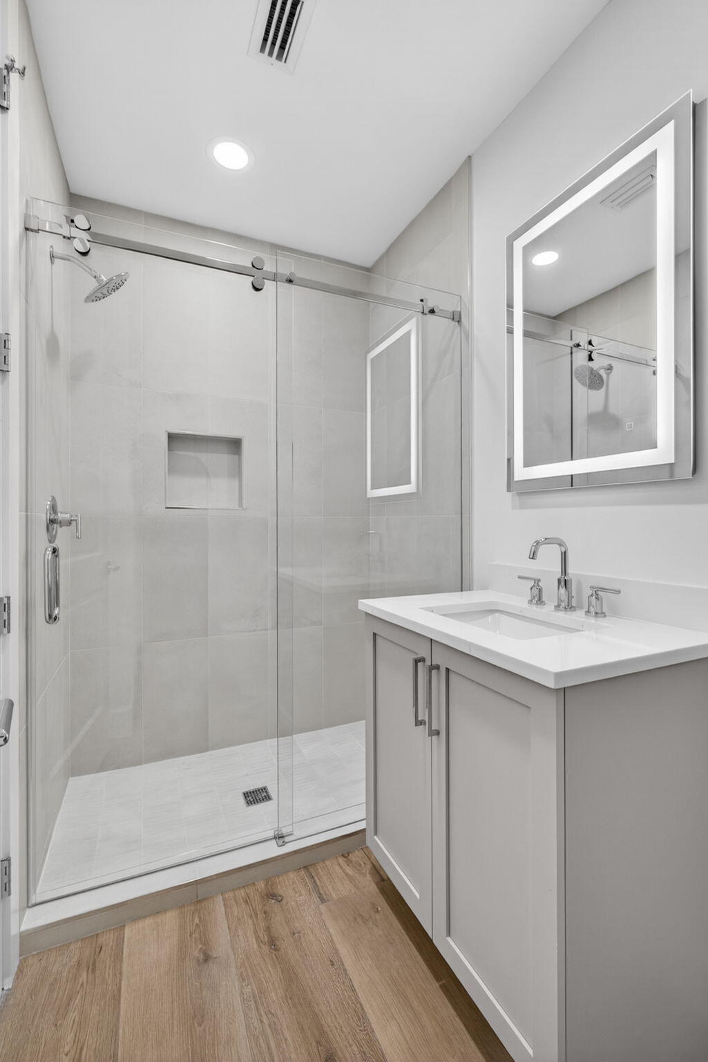 176 Lake Drive 1-302