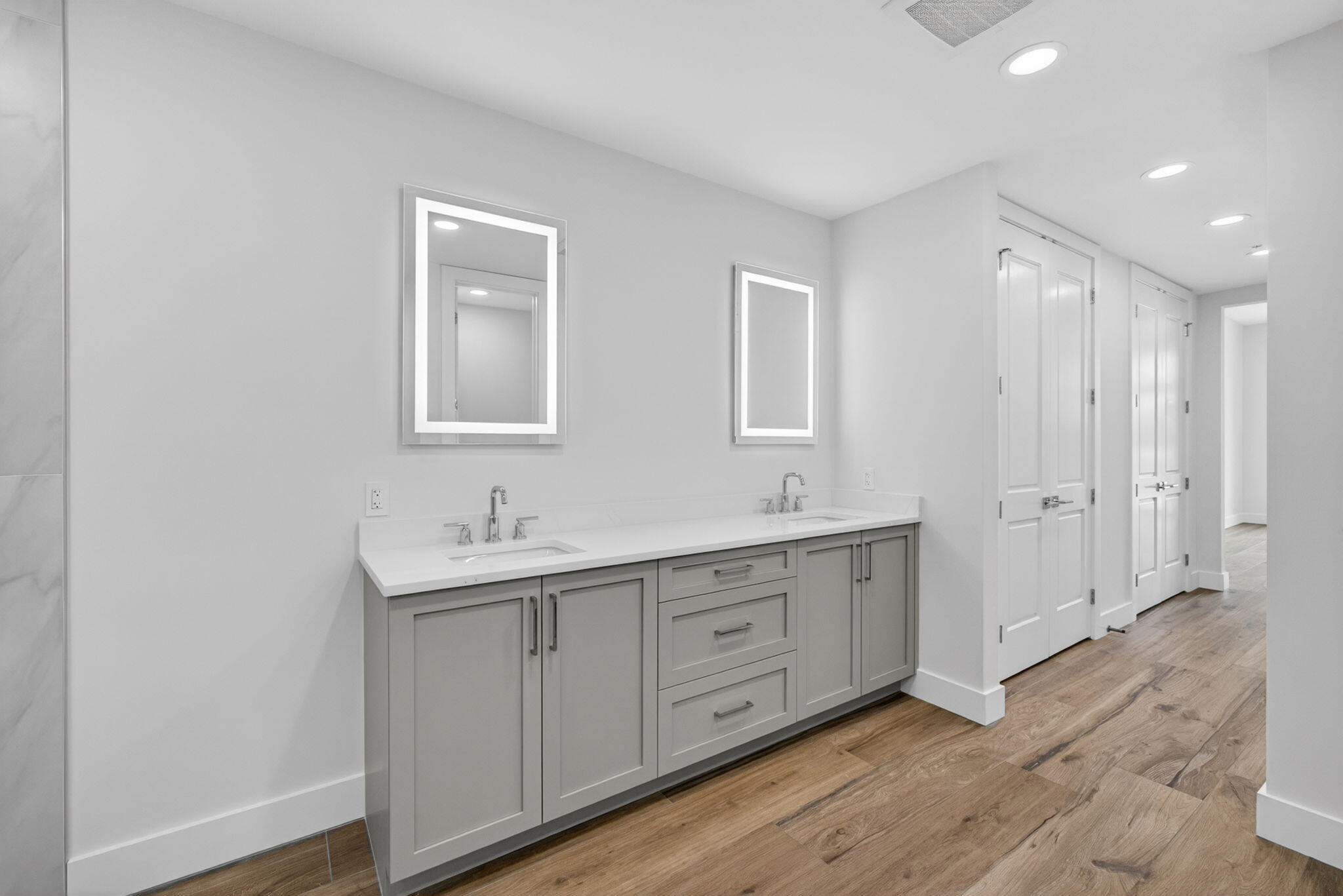 176 Lake Drive 1-302