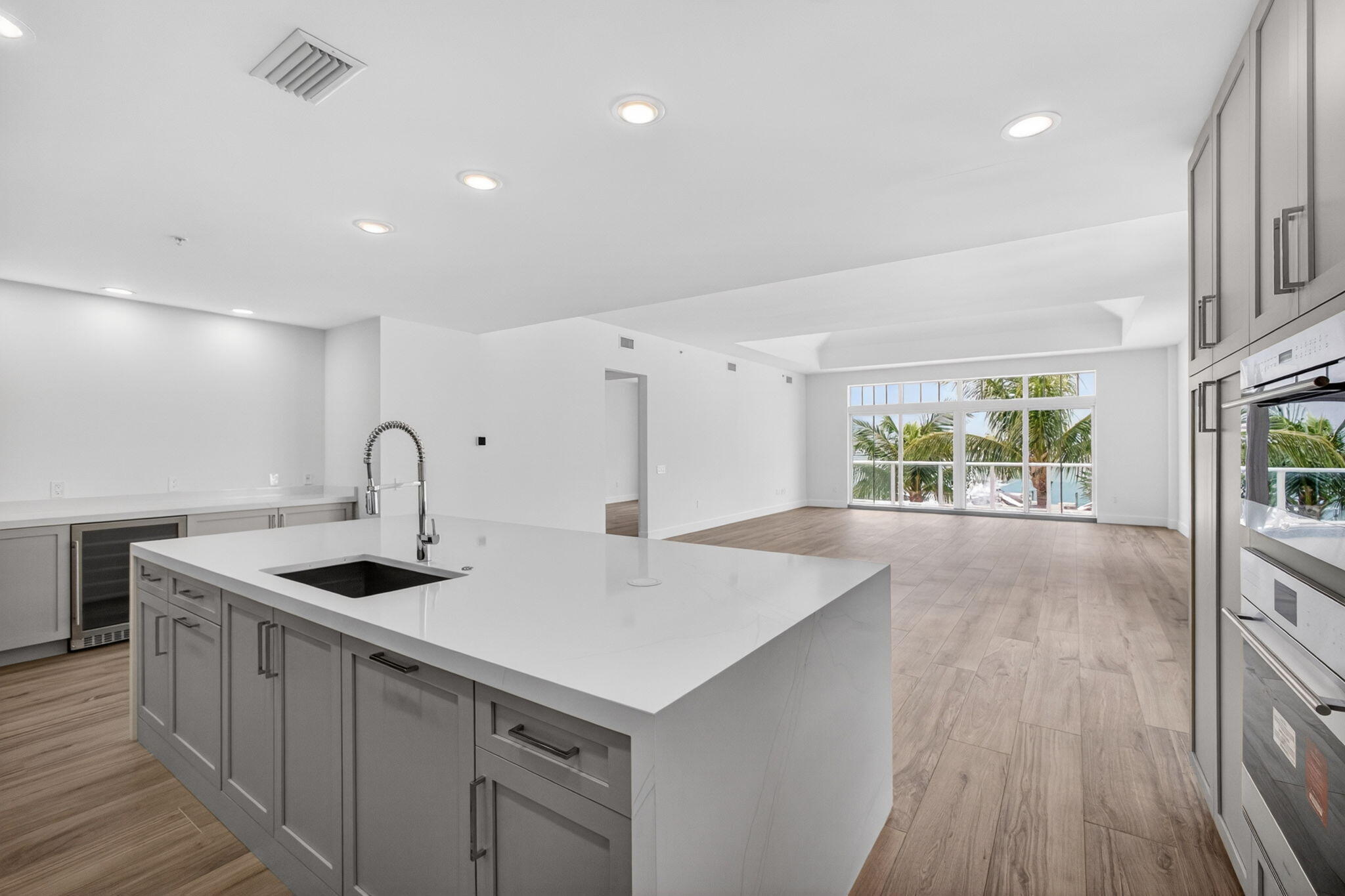 176 Lake Drive 1-302
