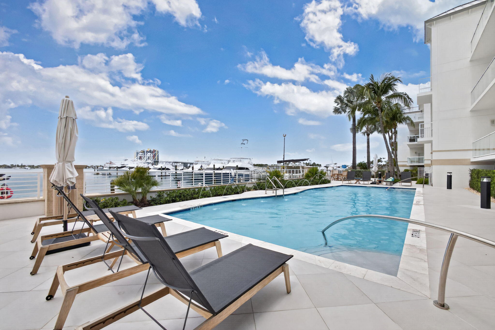 176 Lake Drive 1-302