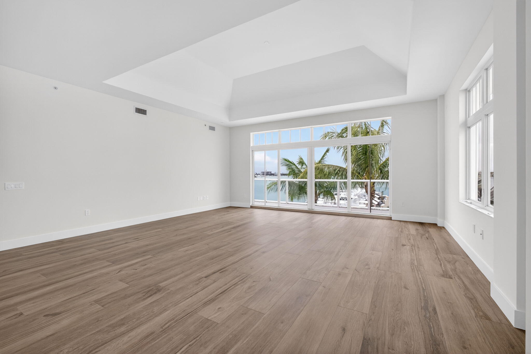 176 Lake Drive 1-302