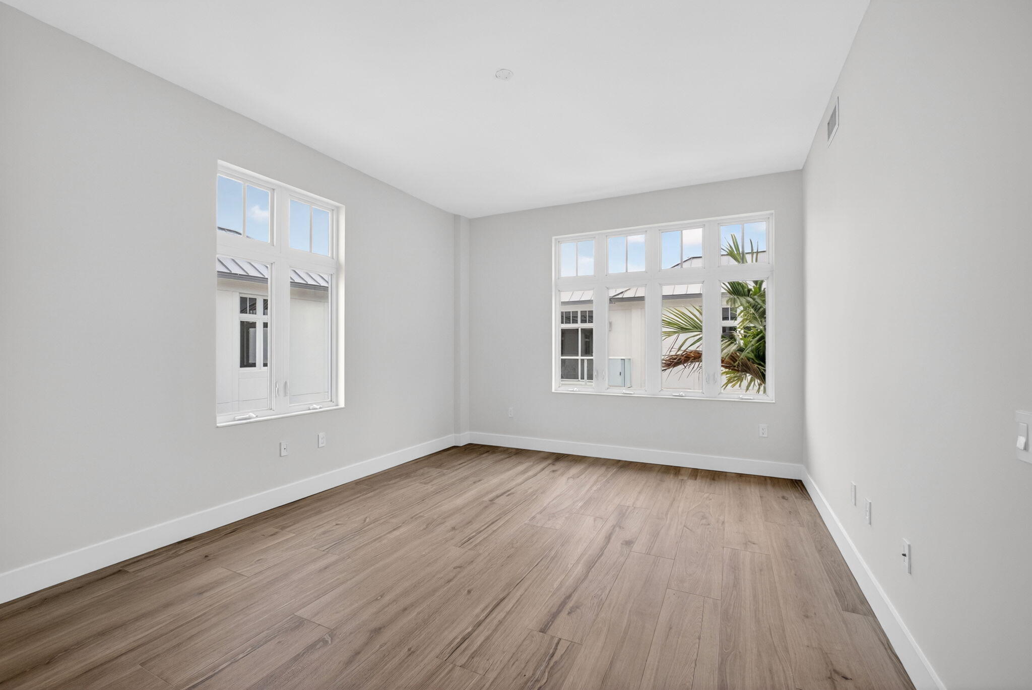 176 Lake Drive 1-302