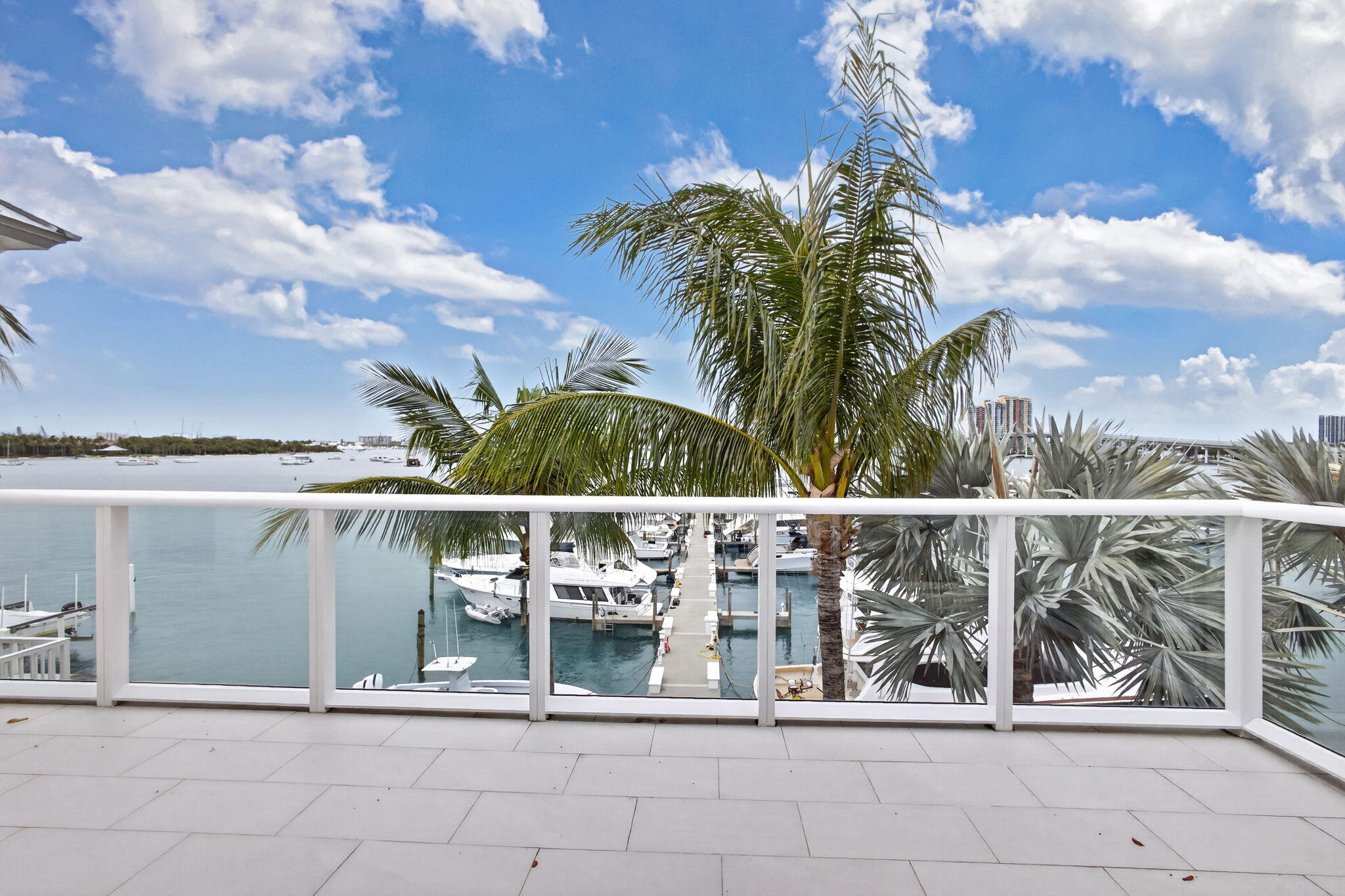 176 Lake Drive 1-302