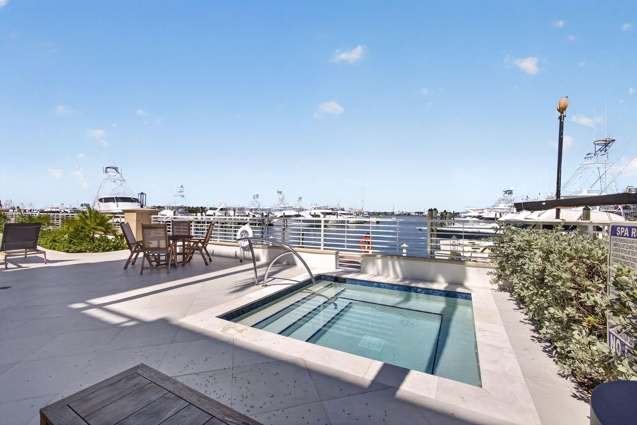 182 Lake Drive 5-301