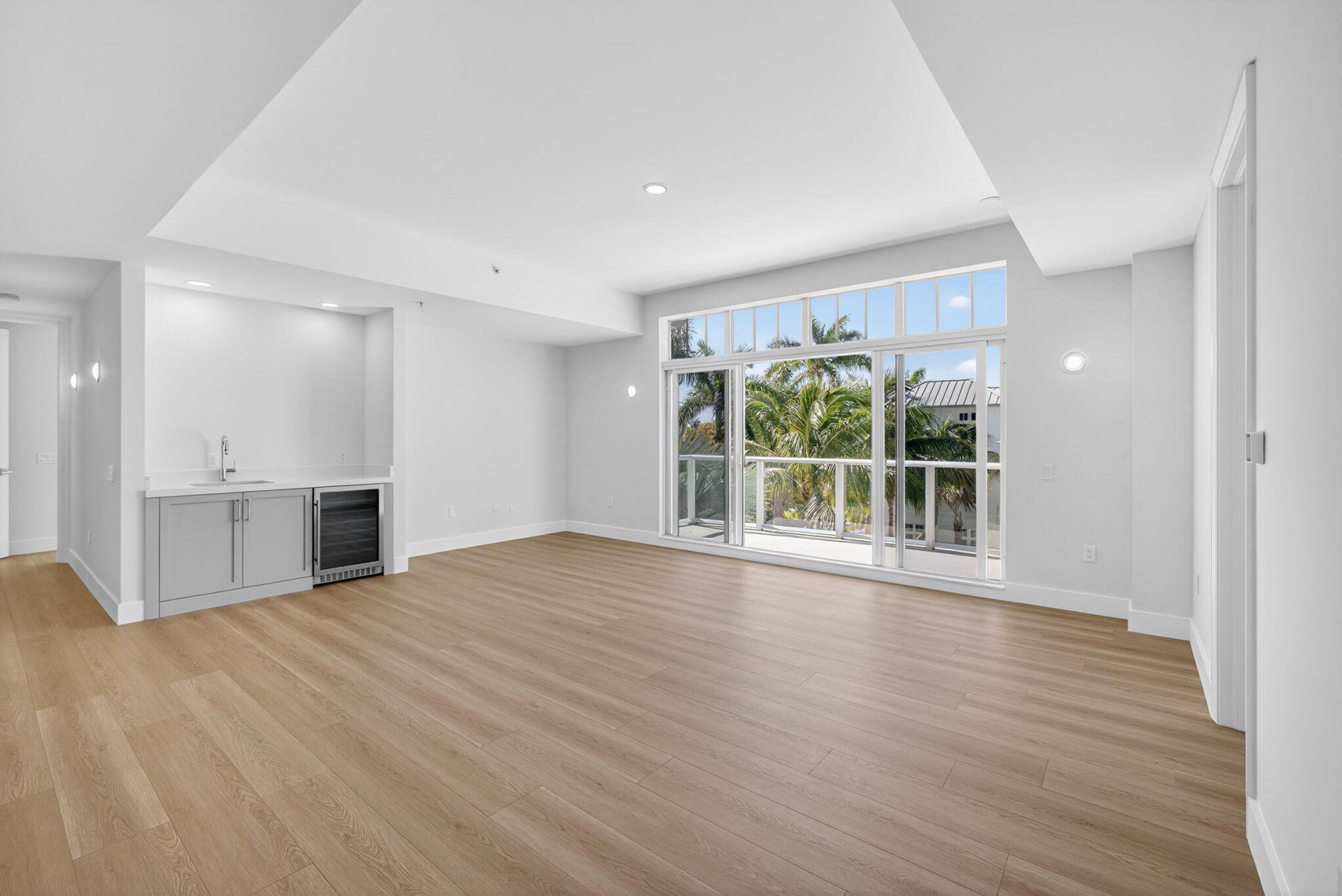 182 Lake Drive 5-301