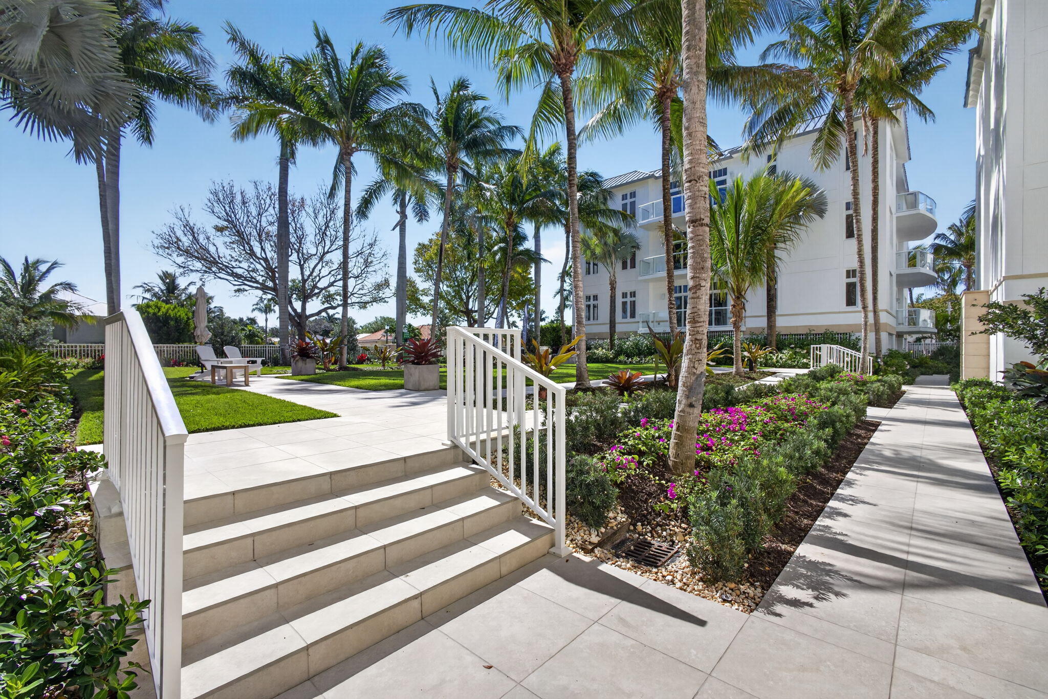 182 Lake Drive 5-301
