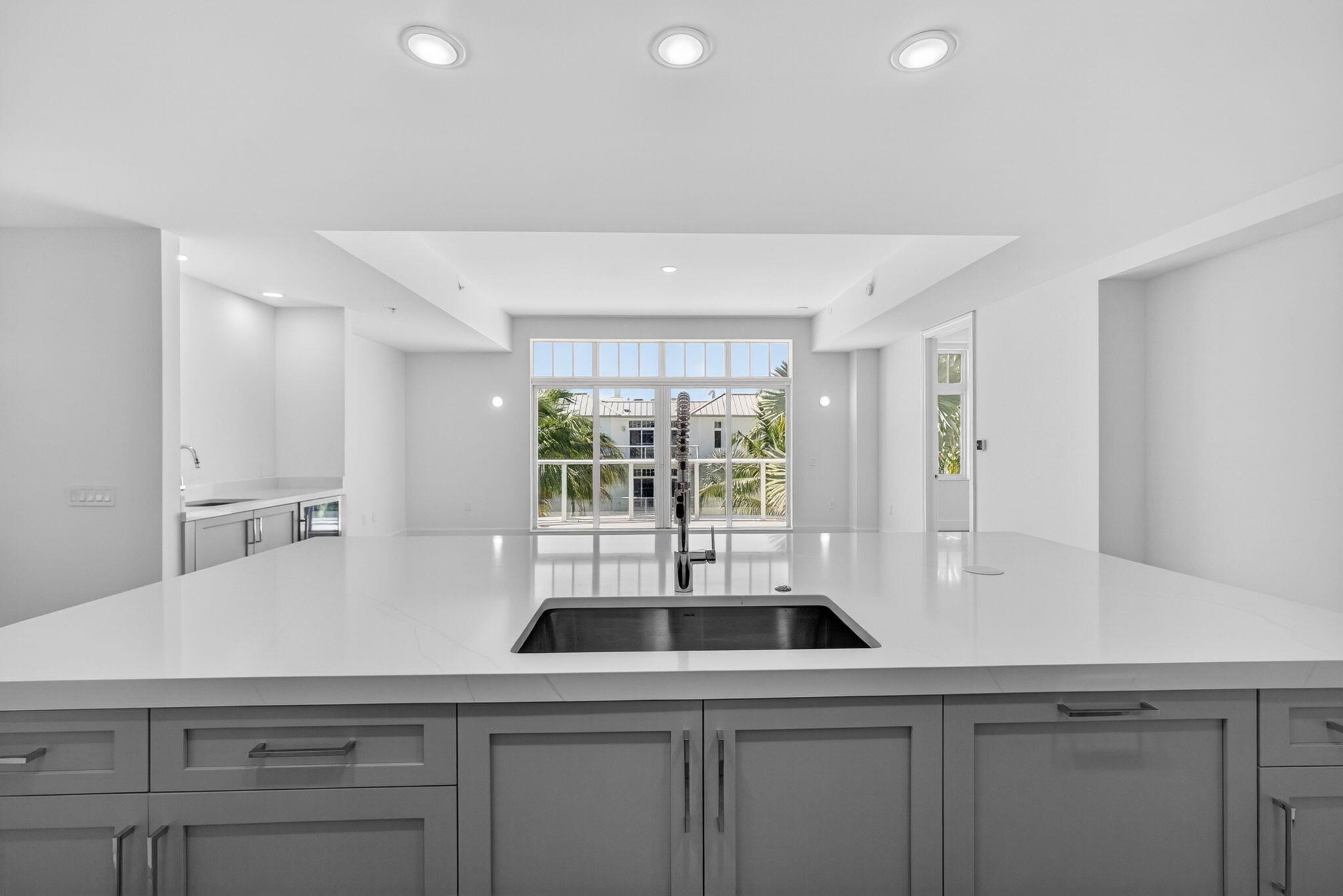 182 Lake Drive 5-301
