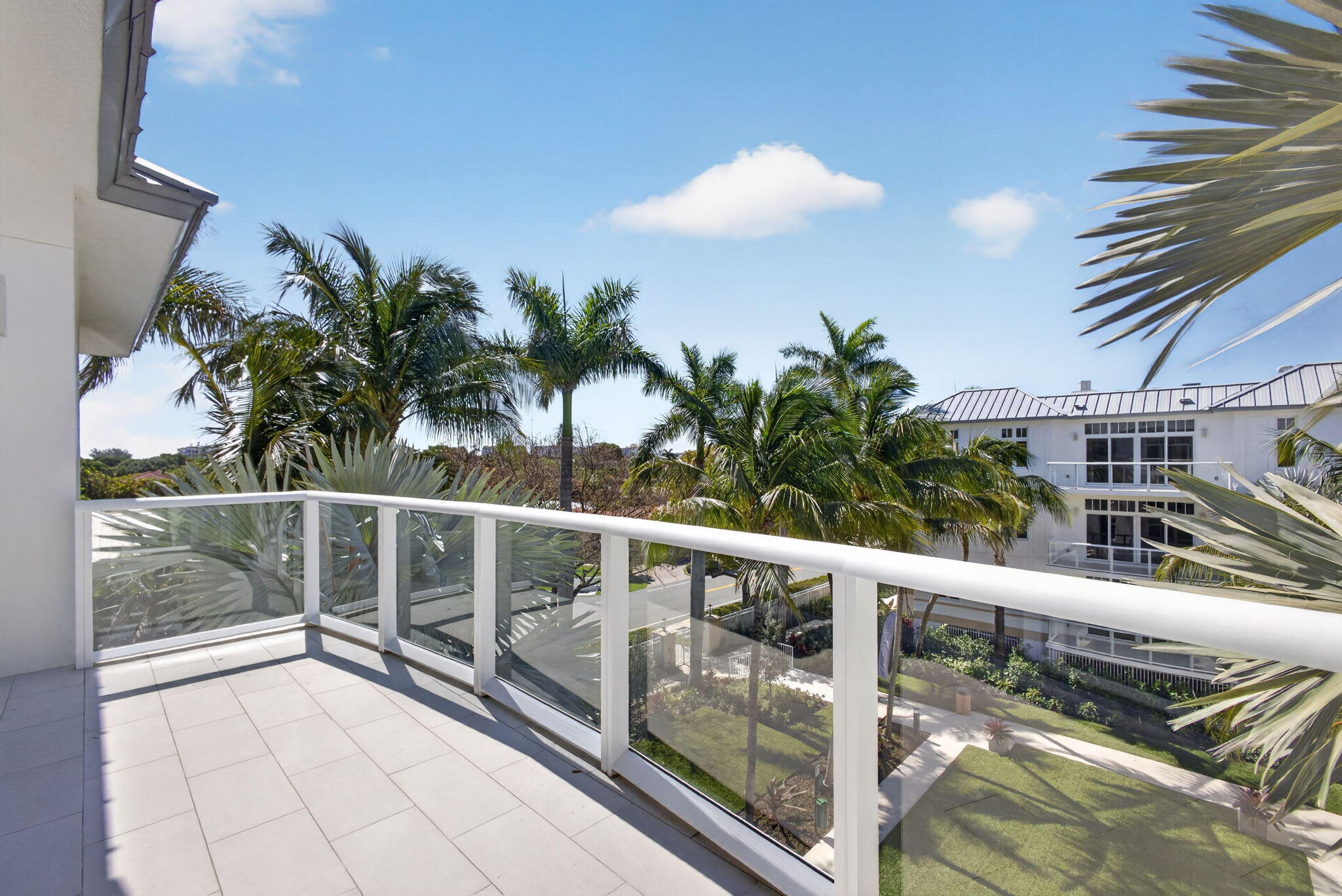 182 Lake Drive 5-301