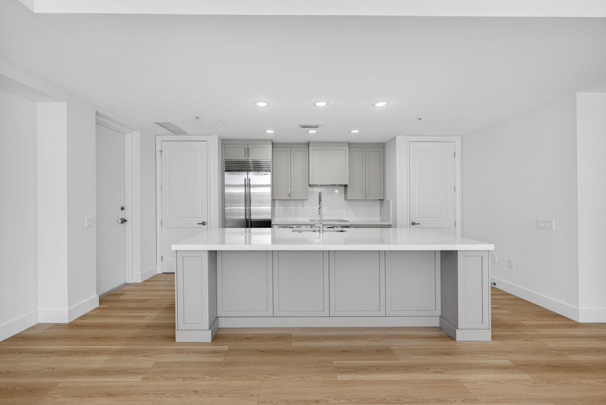 182 Lake Drive 5-301