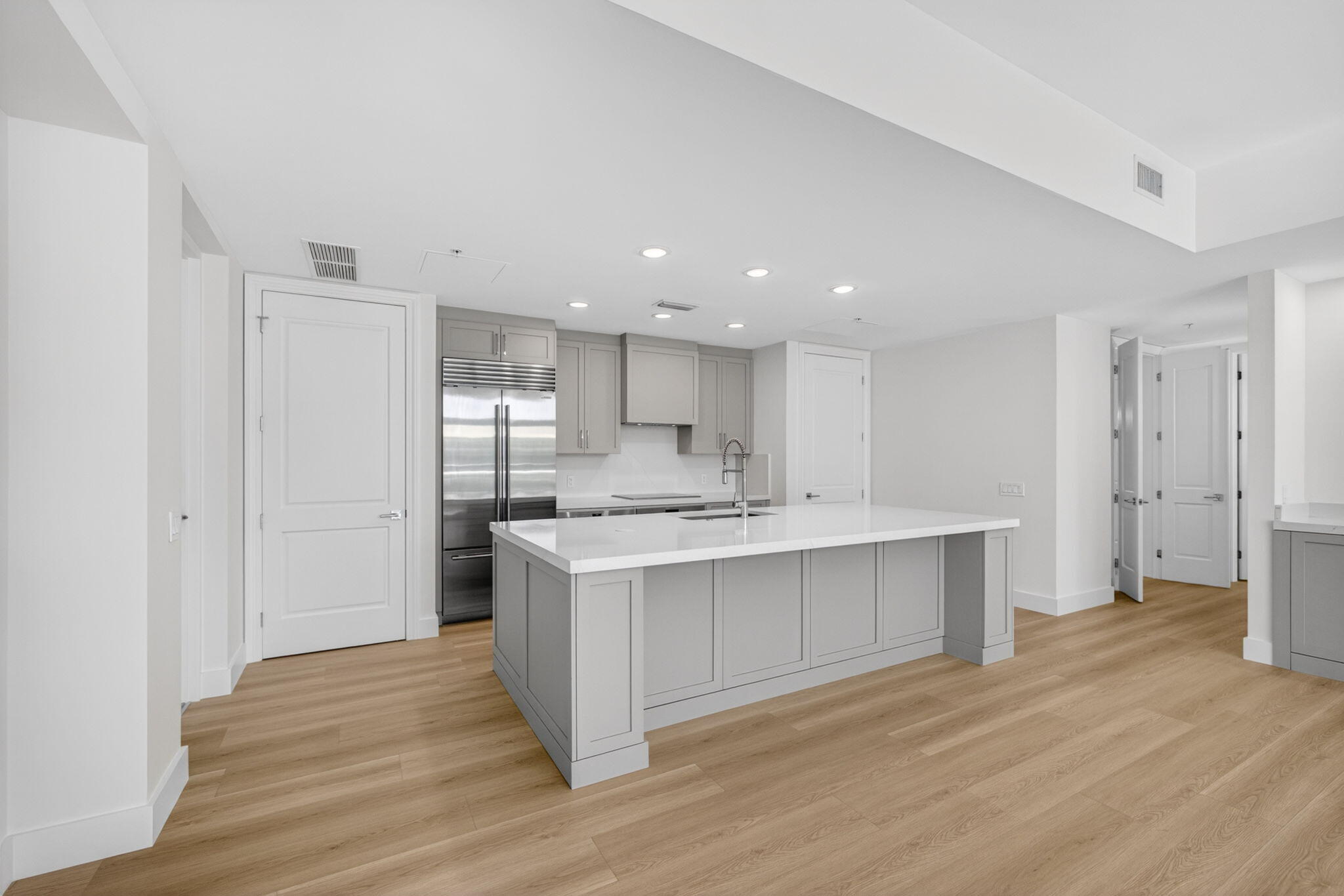 182 Lake Drive 5-301