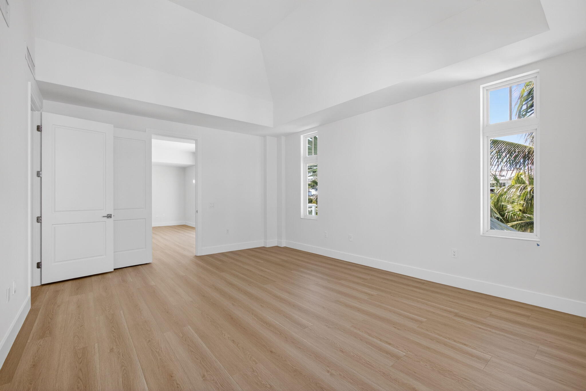 182 Lake Drive 5-301