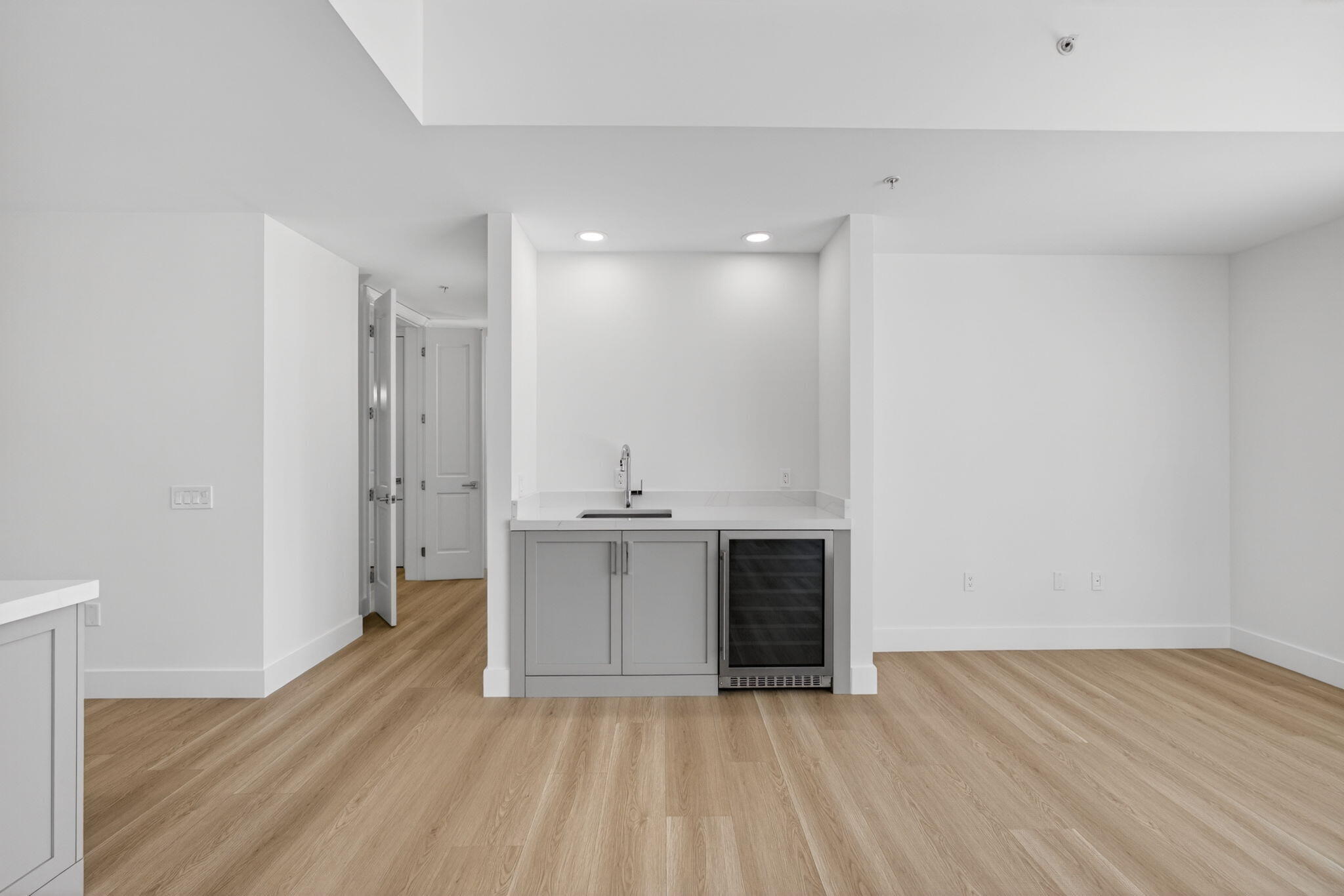 182 Lake Drive 5-301