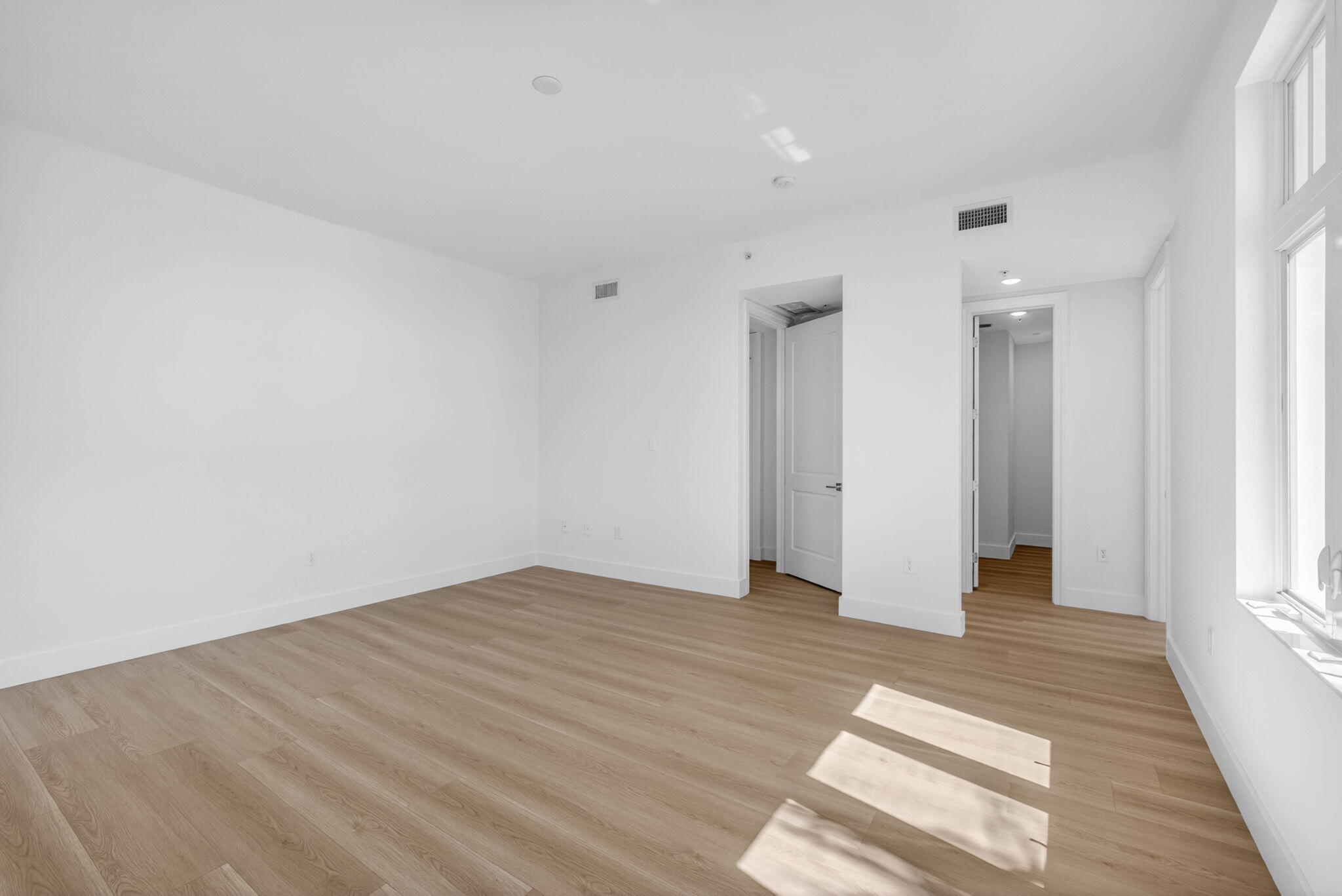 182 Lake Drive 5-301