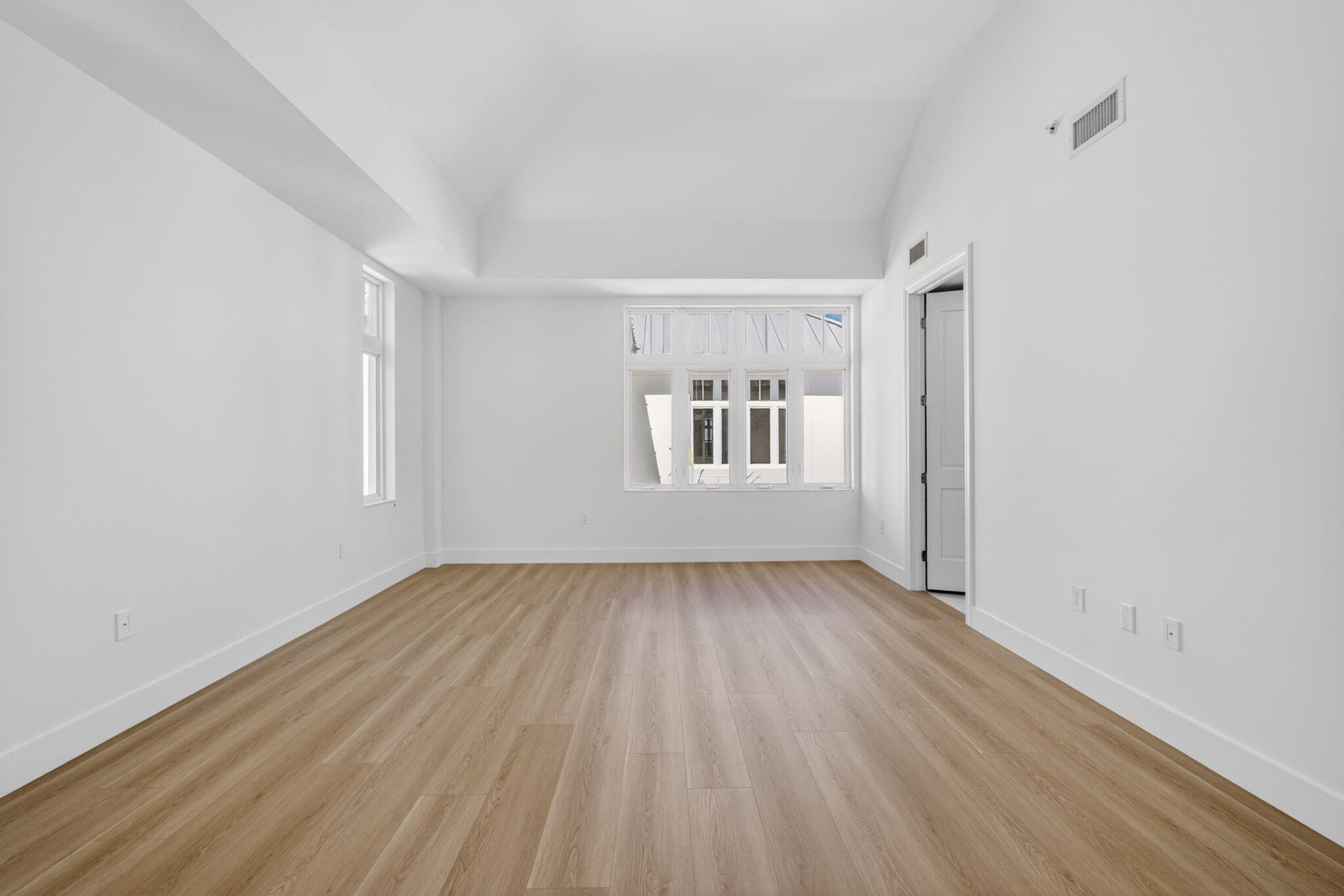 182 Lake Drive 5-301