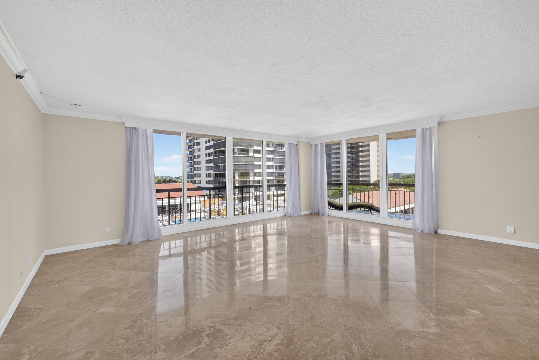 4000 N Ocean Drive 403