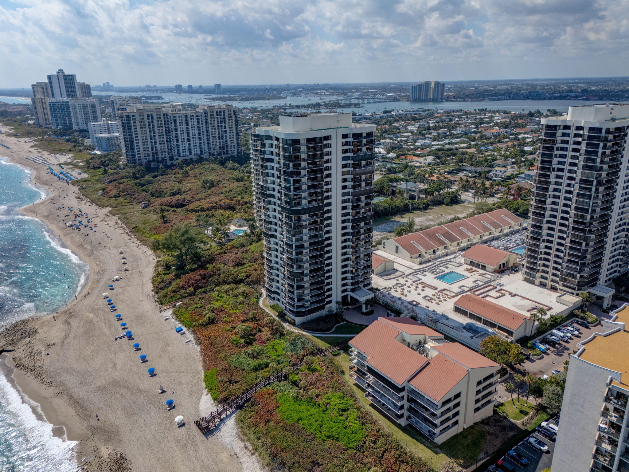 4000 N Ocean Drive 403