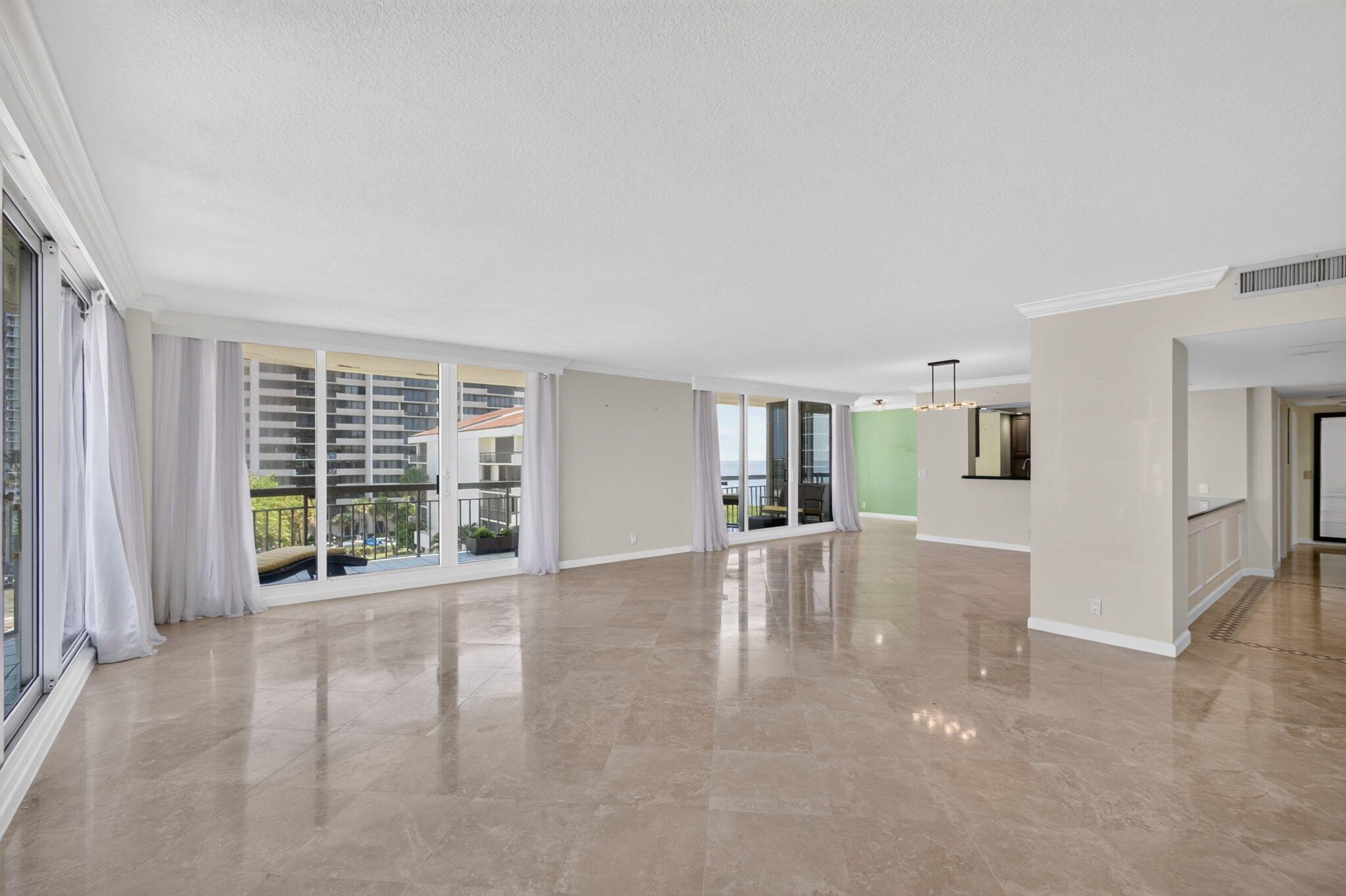 4000 N Ocean Drive 403