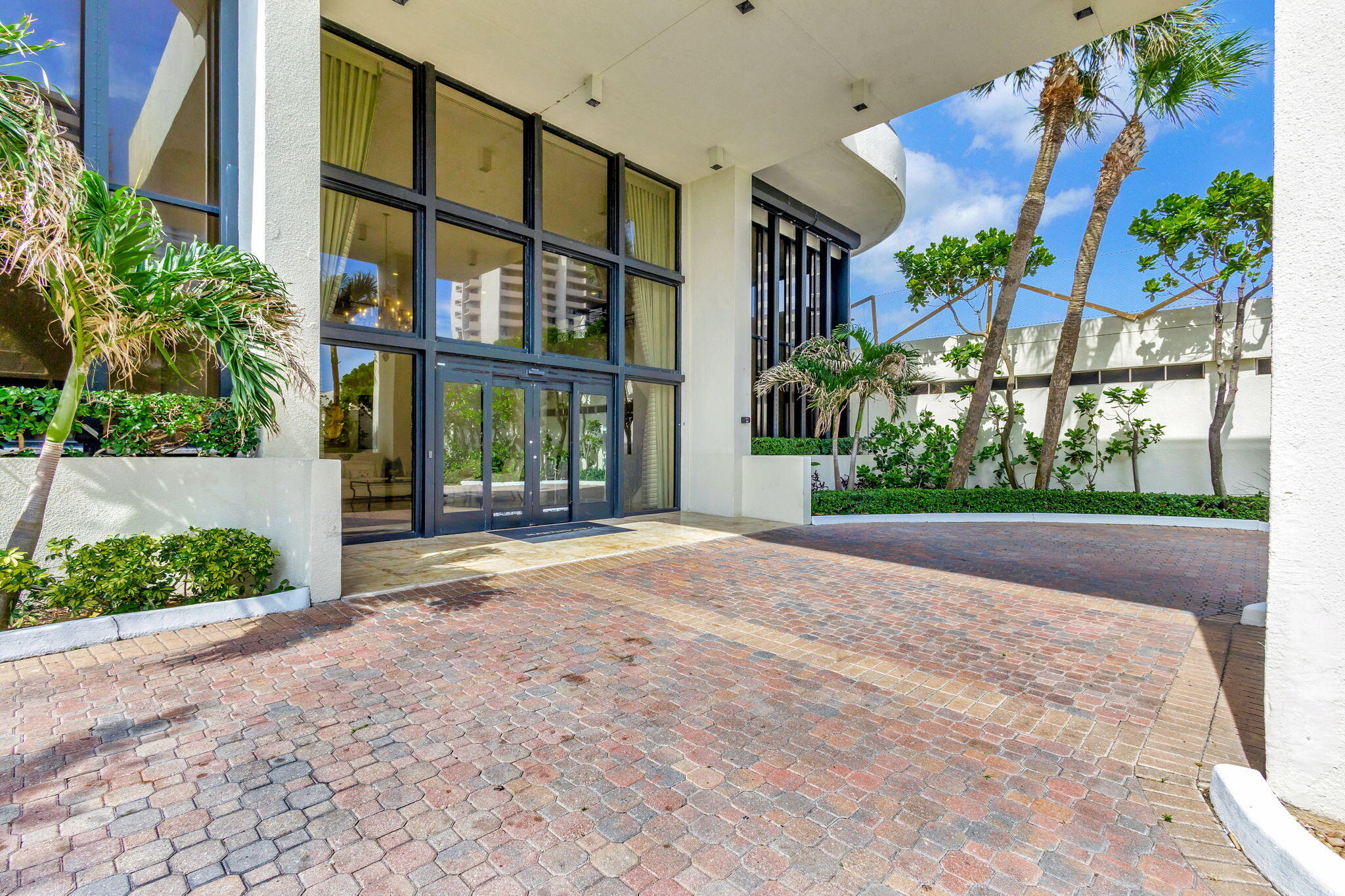 4000 N Ocean Drive 403