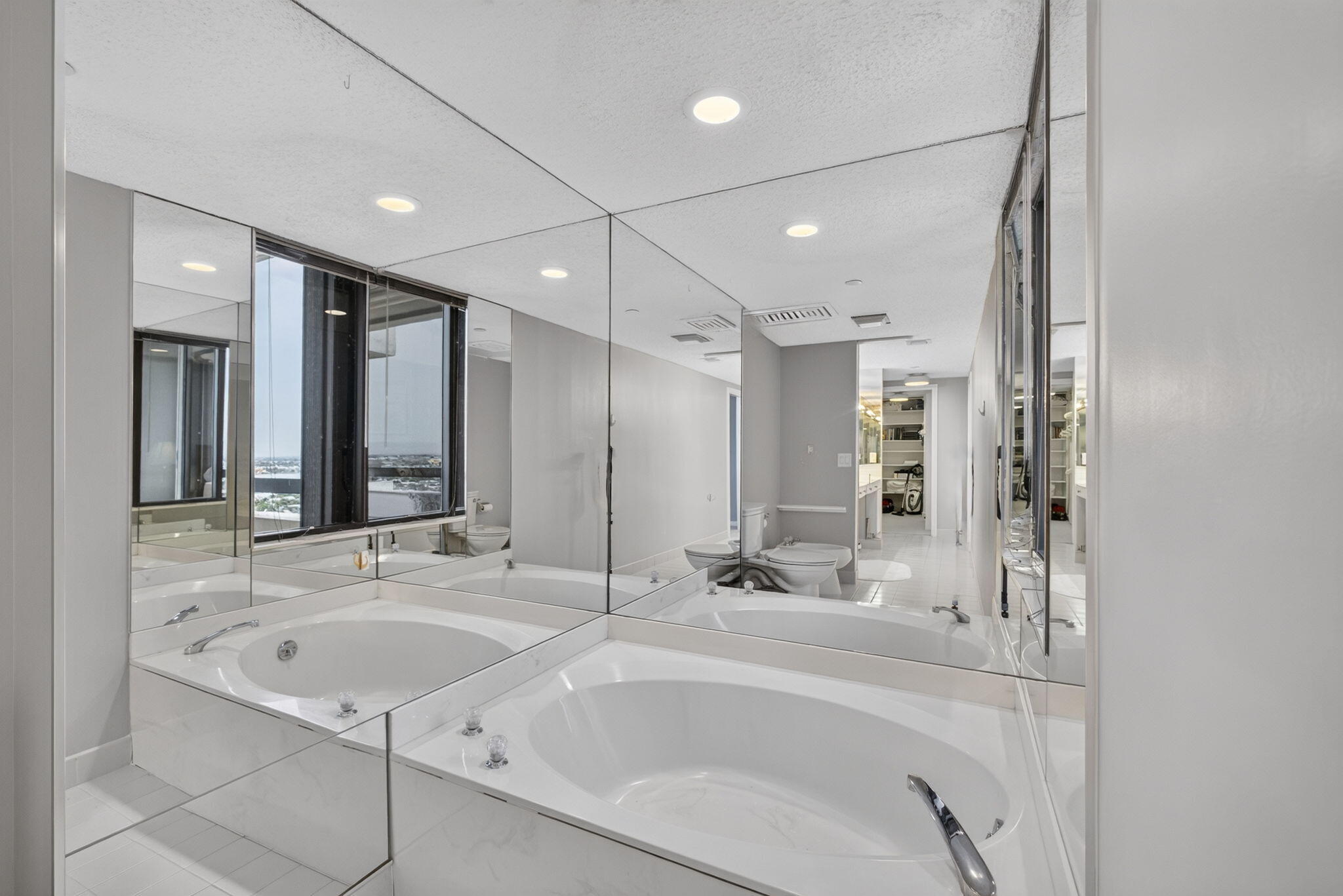 4100 N OCEAN Drive 1904