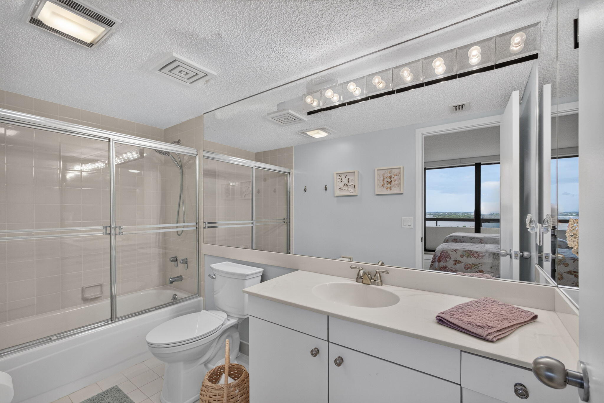 4100 N OCEAN Drive 1904