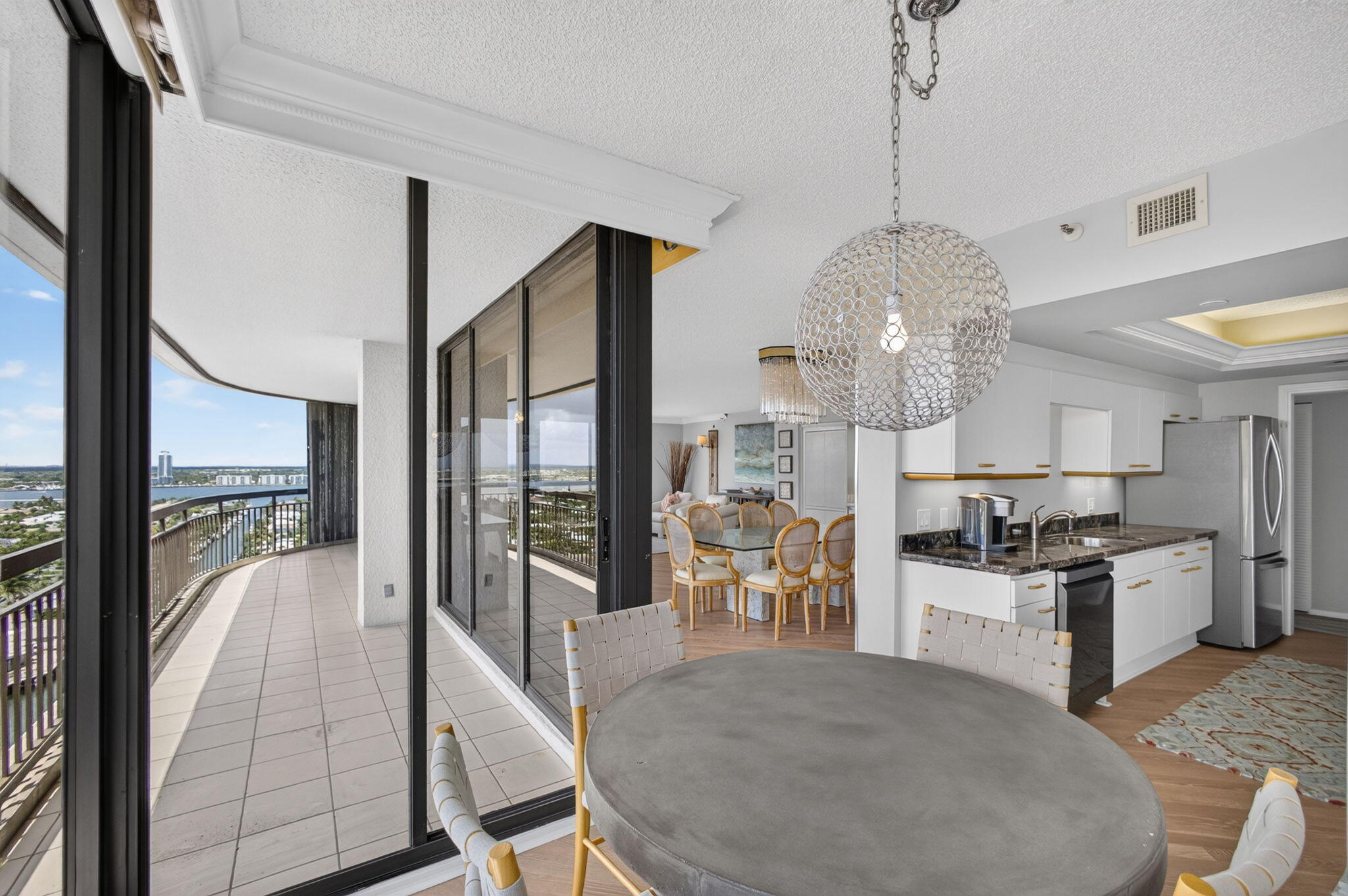 4100 N OCEAN Drive 1904