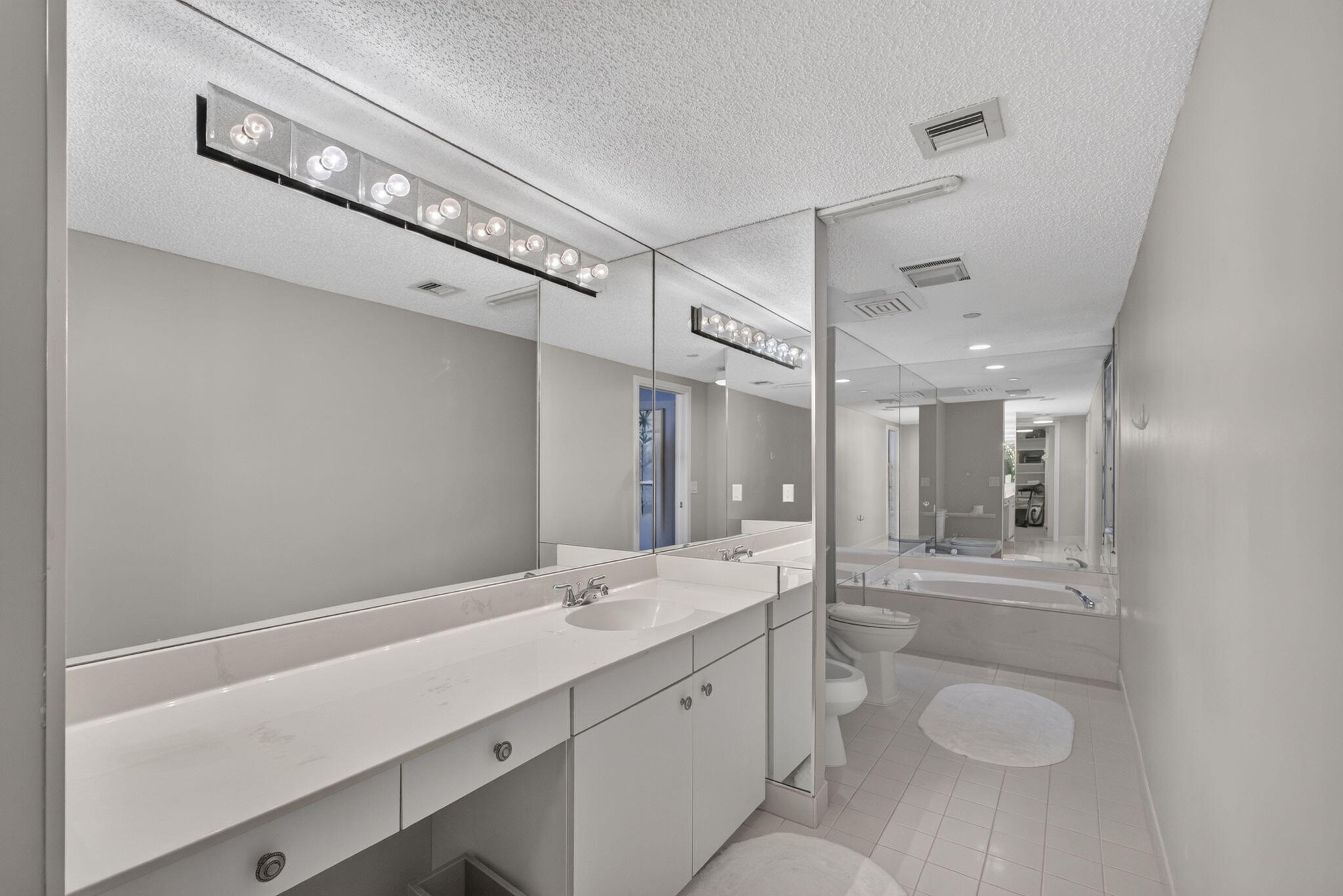 4100 N OCEAN Drive 1904