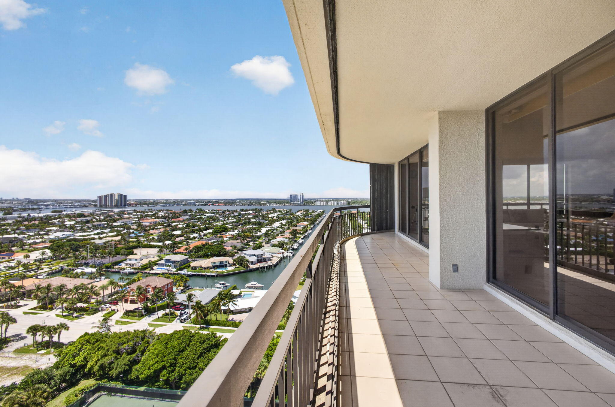 4100 N OCEAN Drive 1904