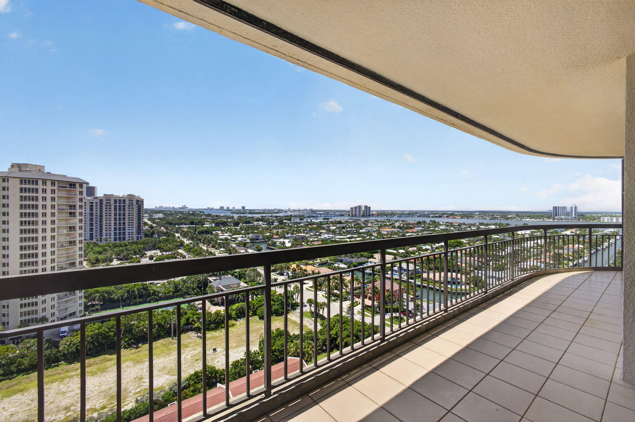 4100 N OCEAN Drive 1904