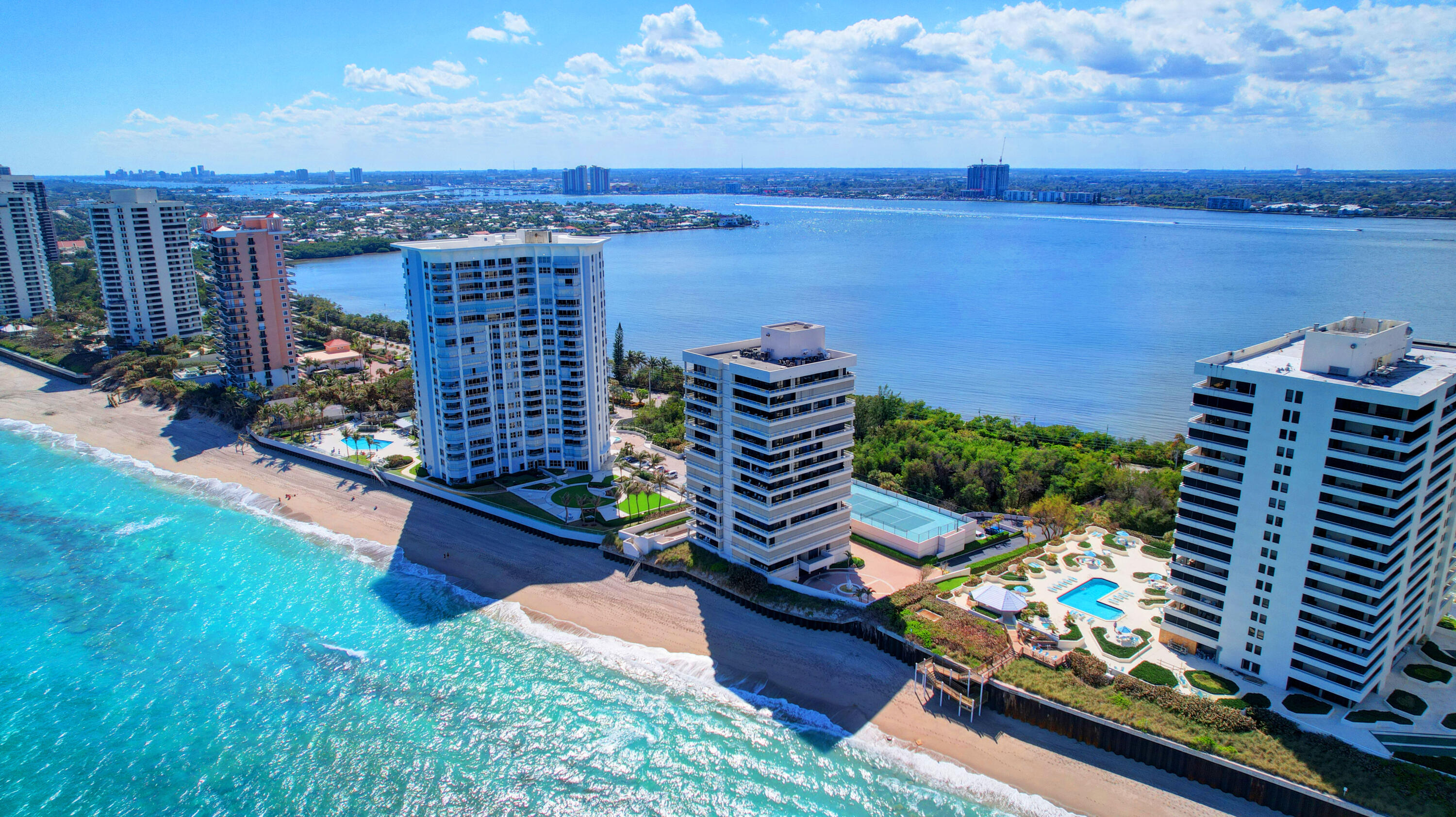 5250 N Ocean Drive Phn