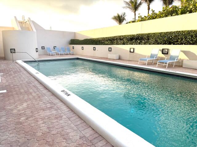 5250 N Ocean Drive Phn