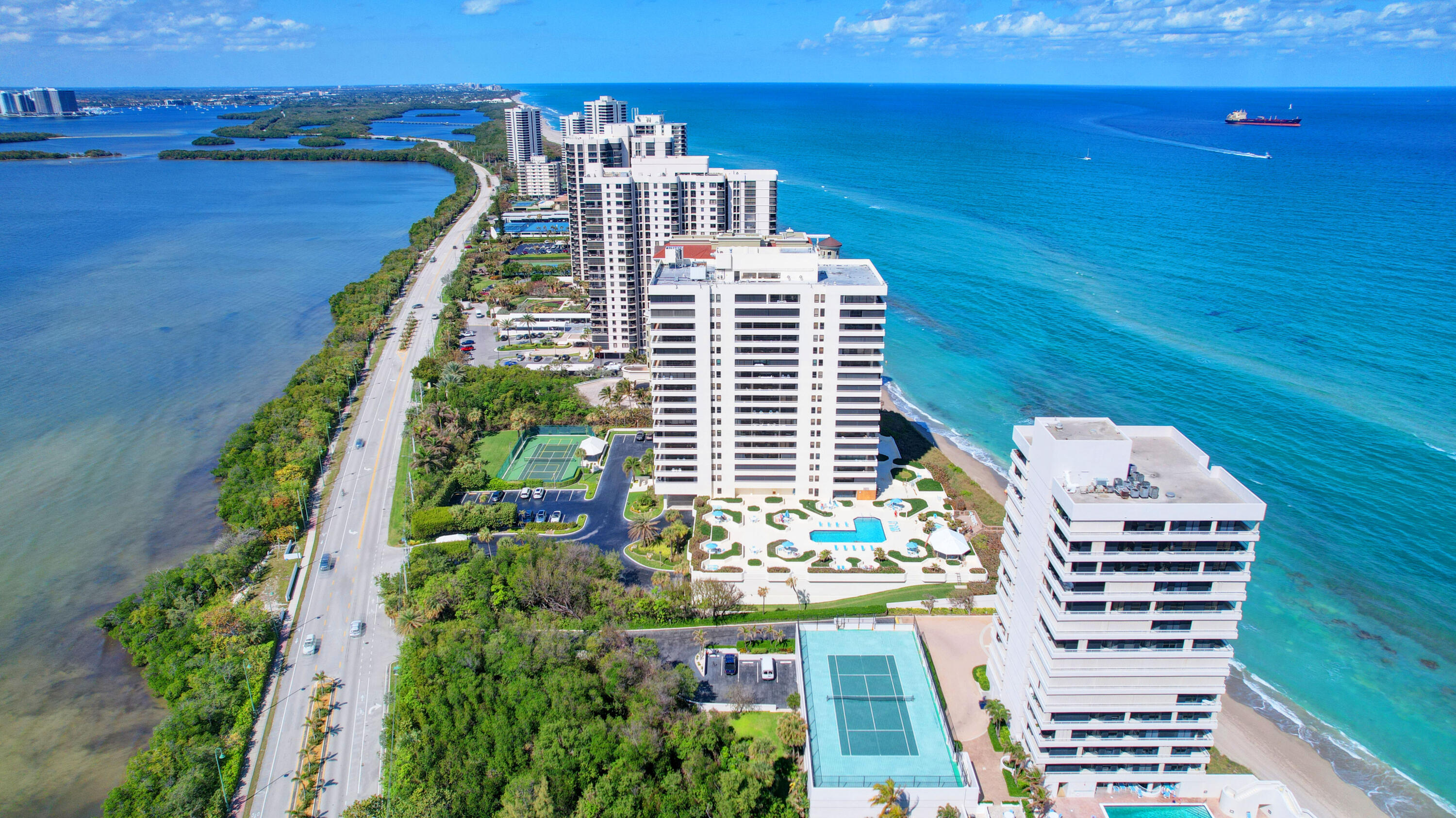 5250 N Ocean Drive Phn