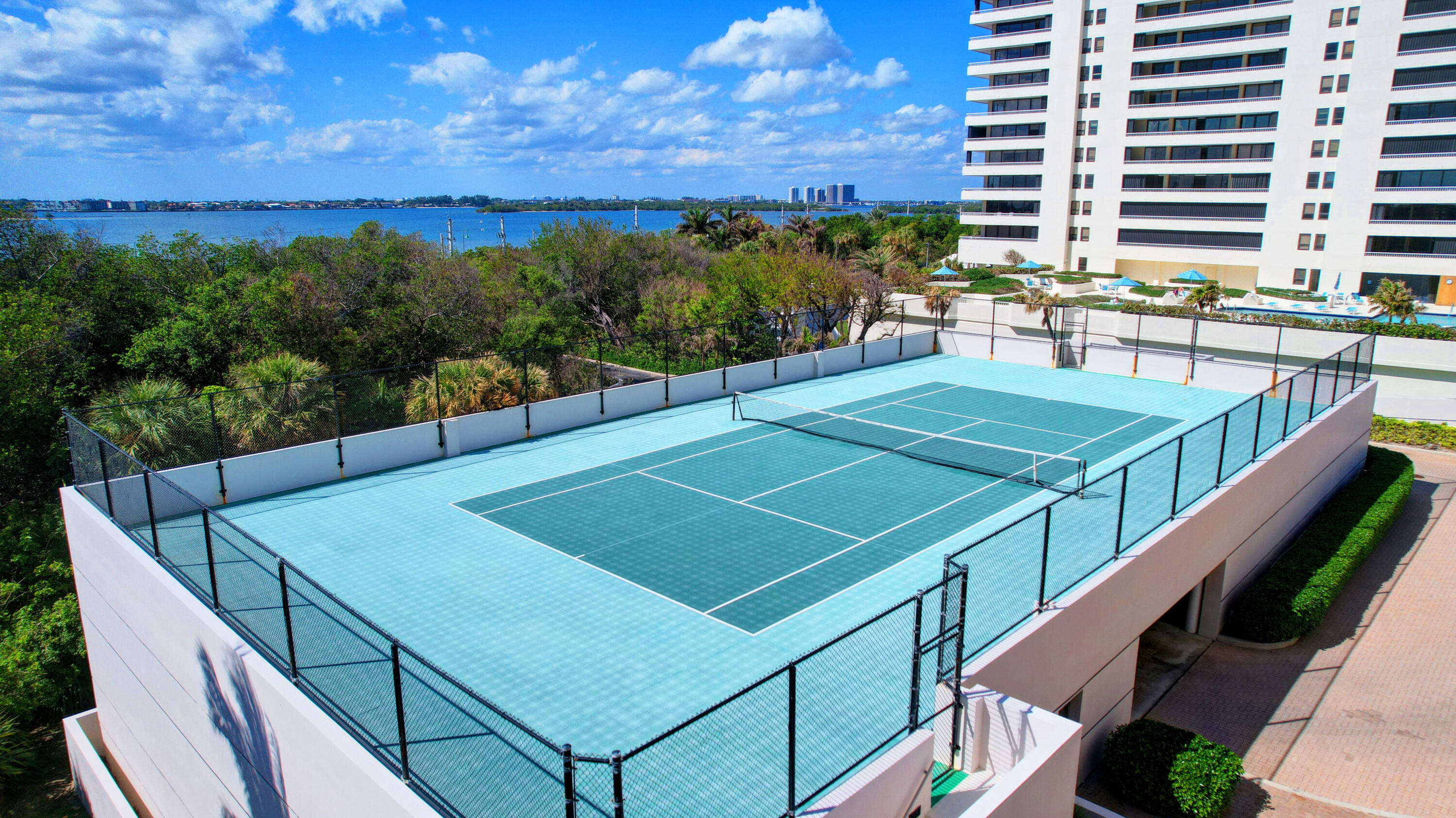 5250 N Ocean Drive Phn