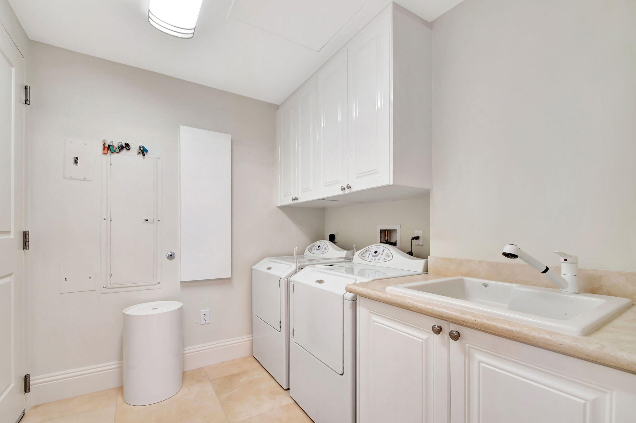 2700 N Ocean Drive 304a
