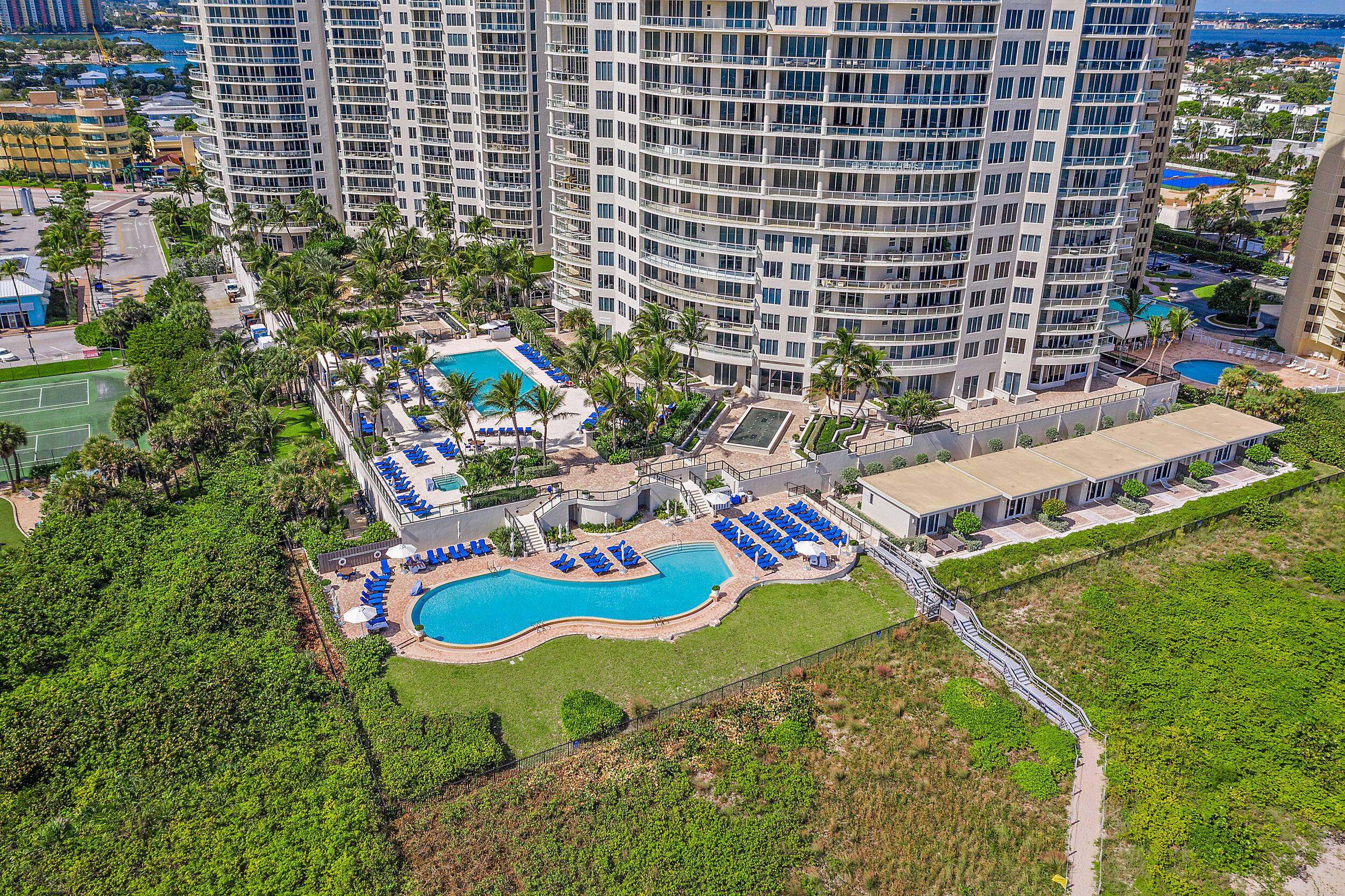 2700 N Ocean Drive 304a