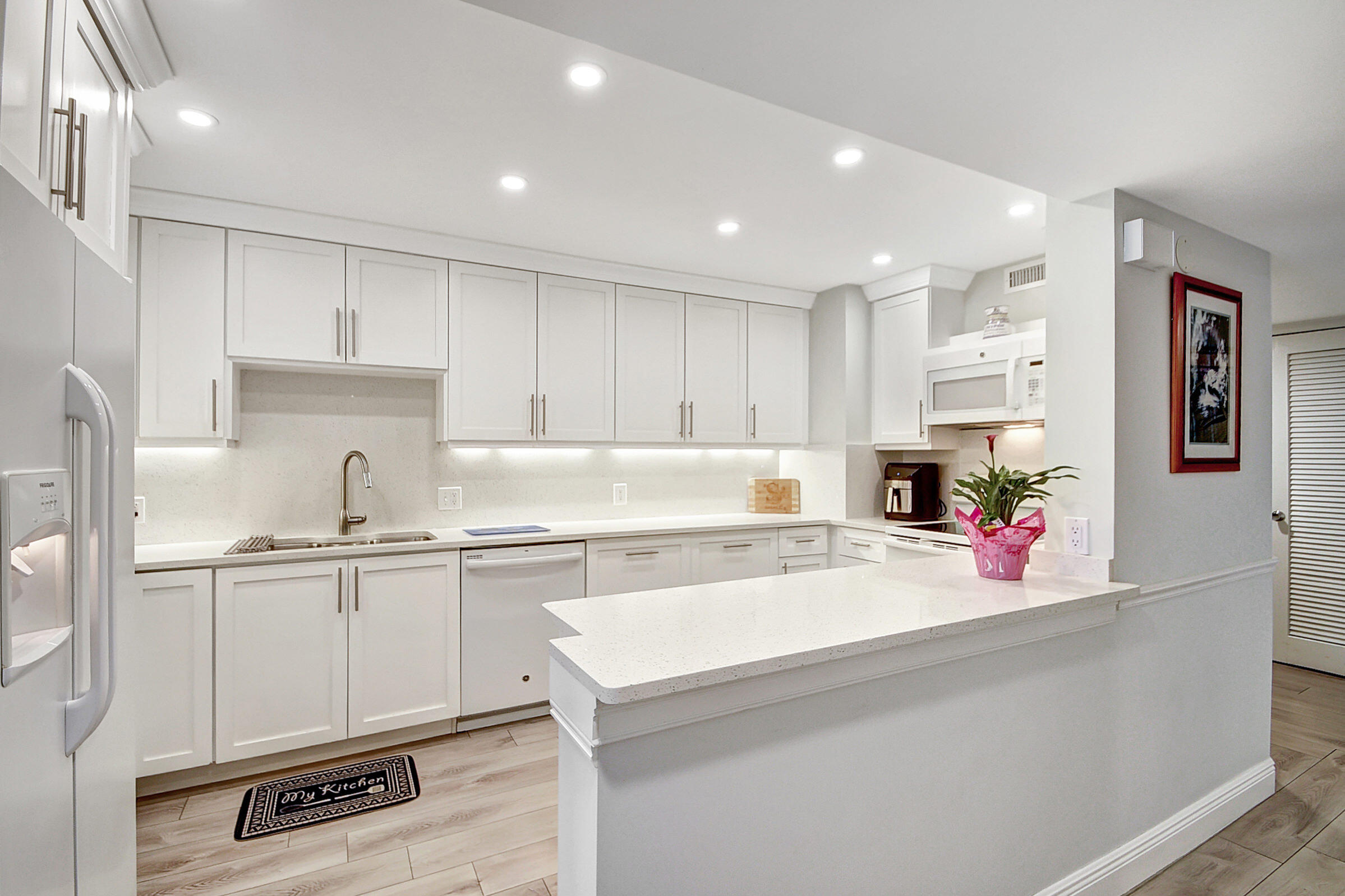 5420 N Ocean Drive 301