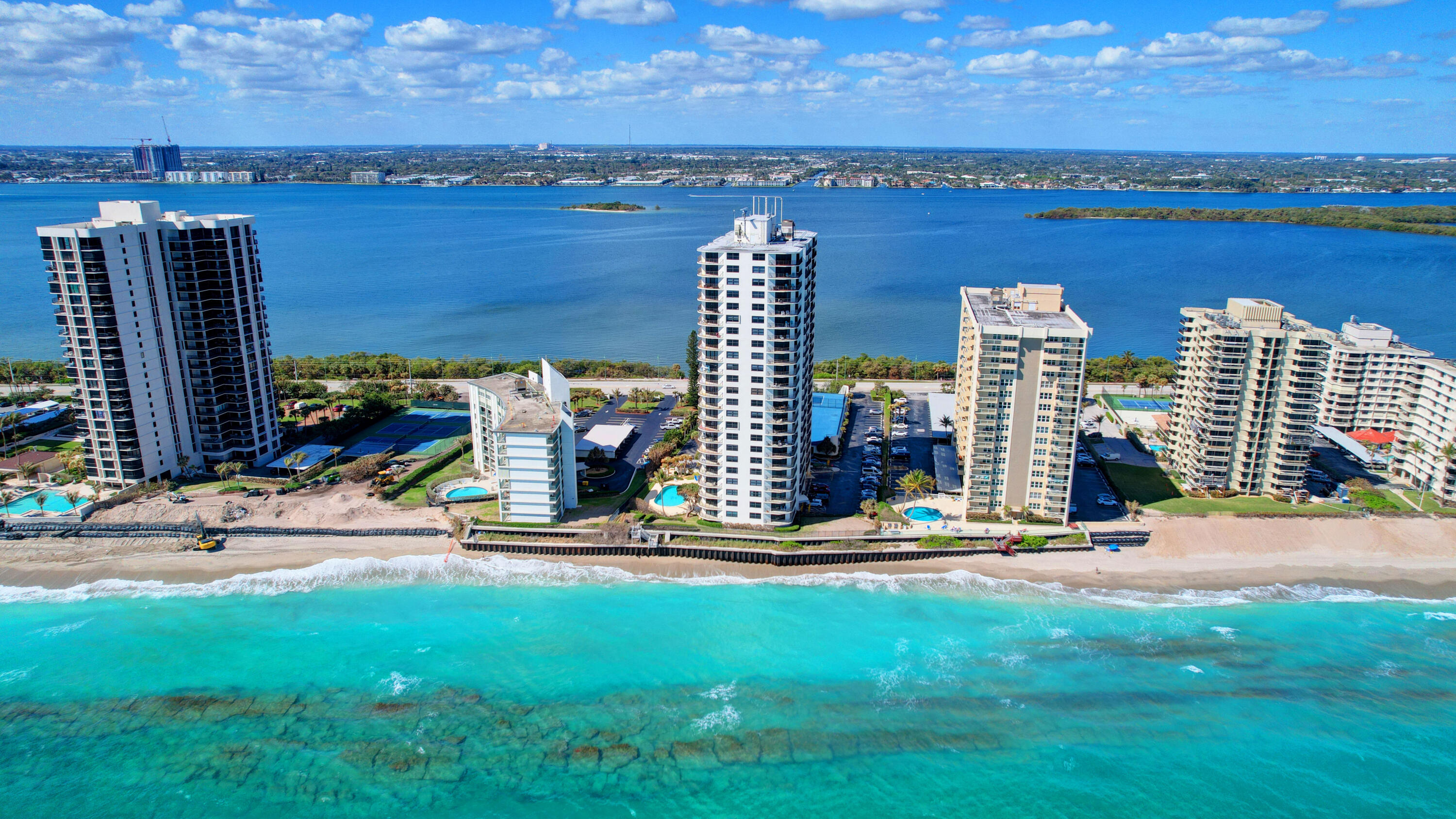 5420 N Ocean Drive 301