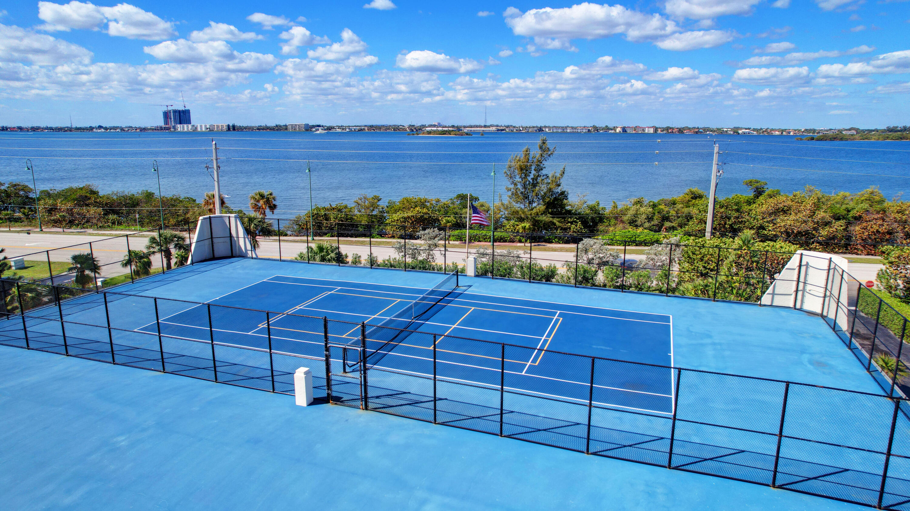 5420 N Ocean Drive 301