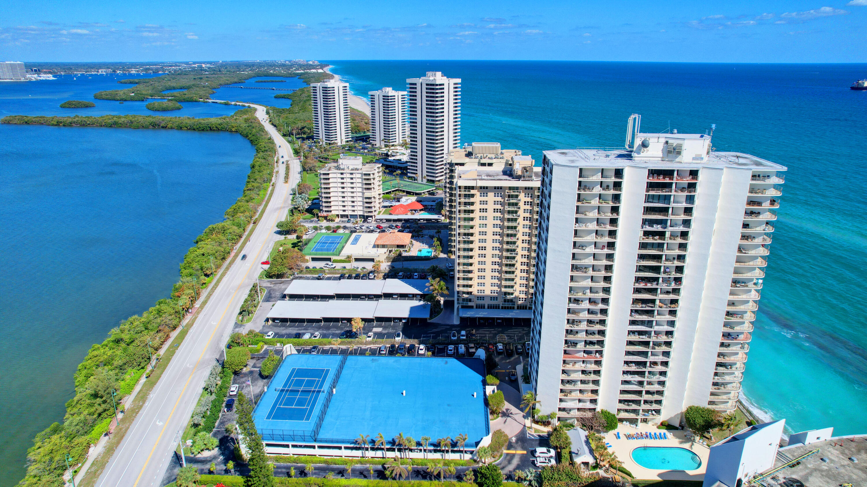 5420 N Ocean Drive 301