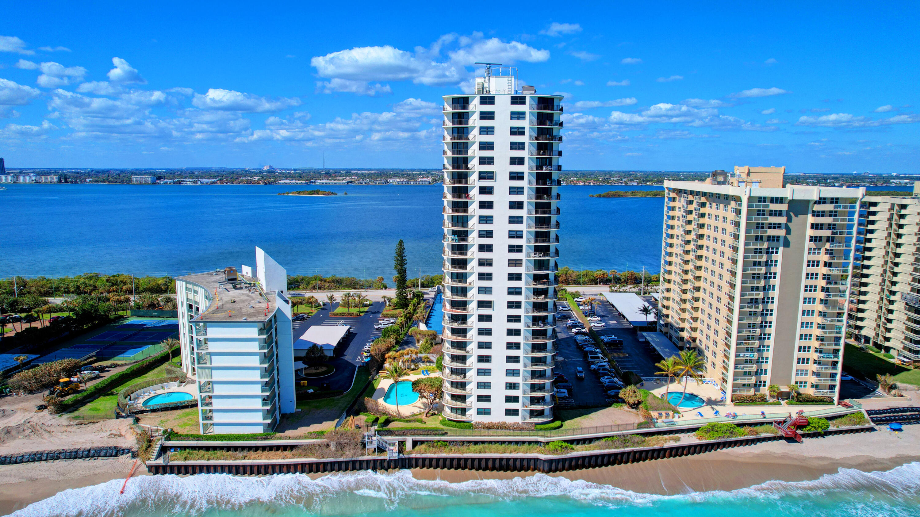 5420 N Ocean Drive 301