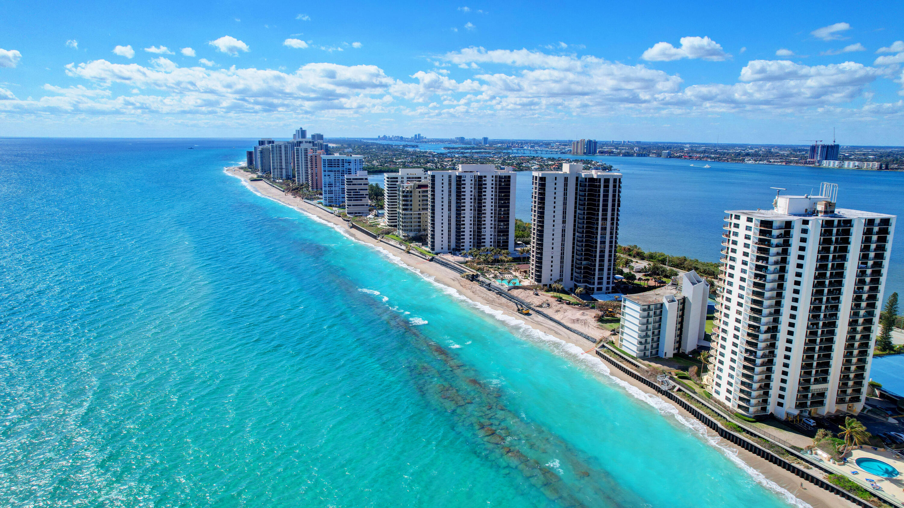 5420 N Ocean Drive 301