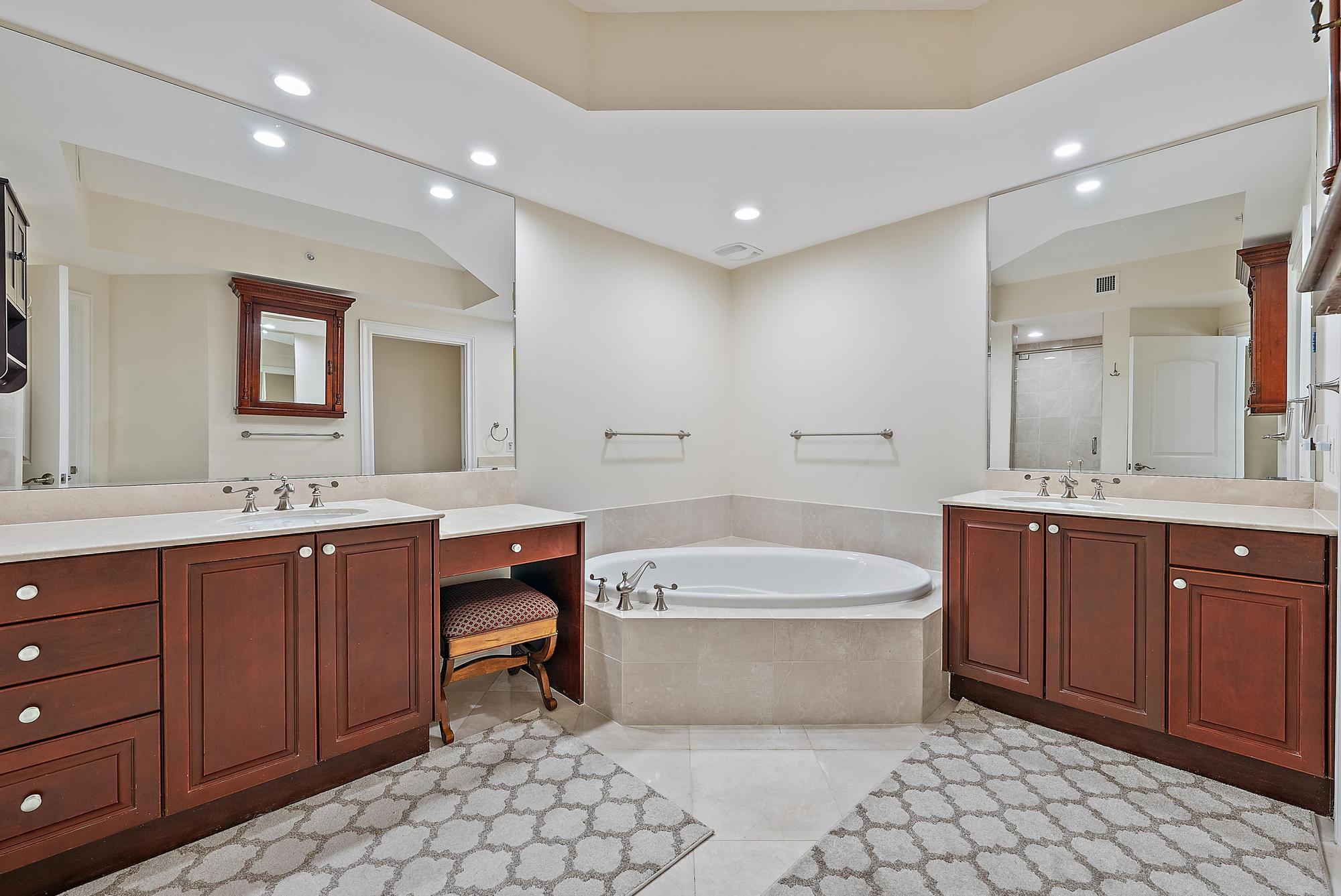 4600 N Ocean Drive 402