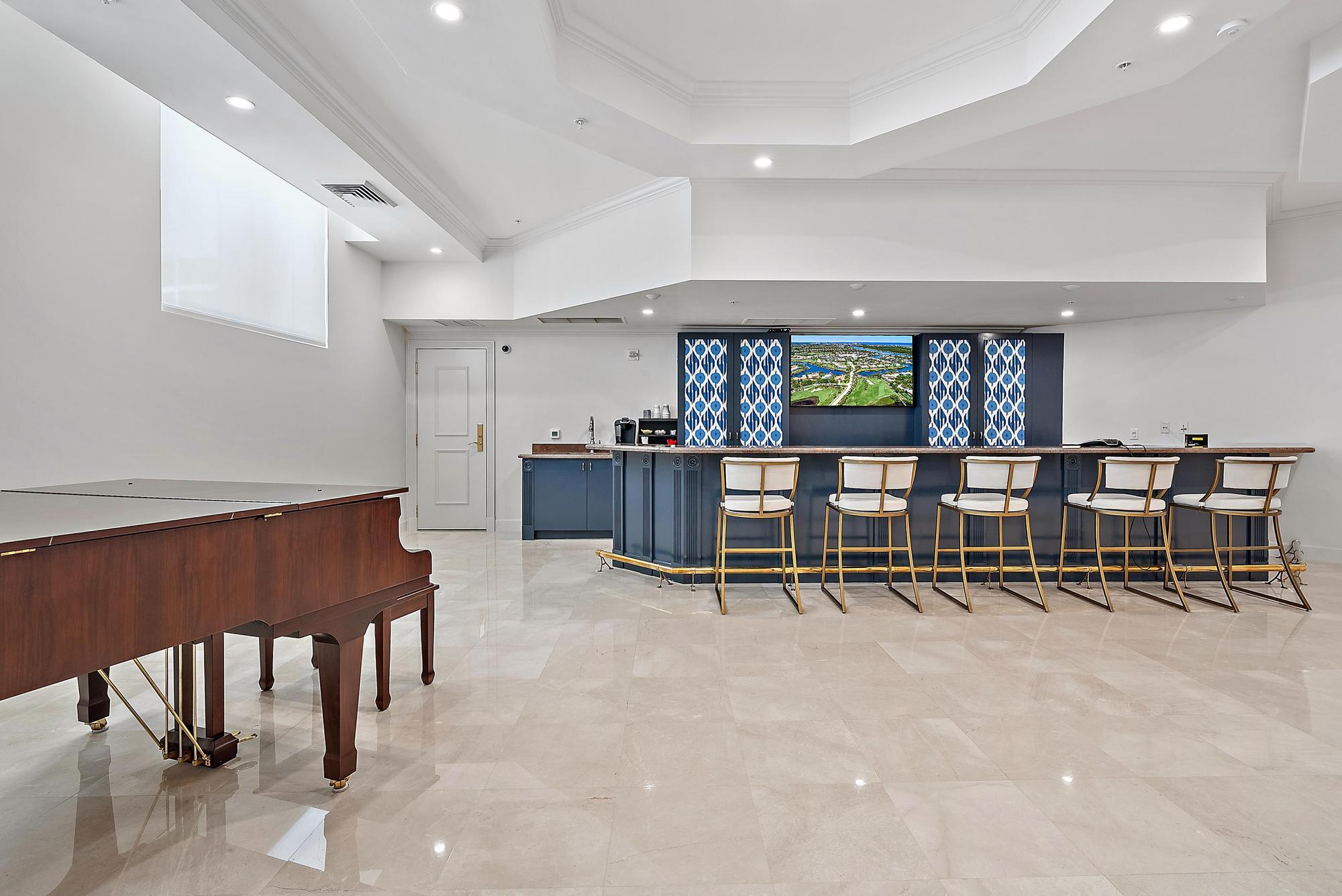 4600 N Ocean Drive 402