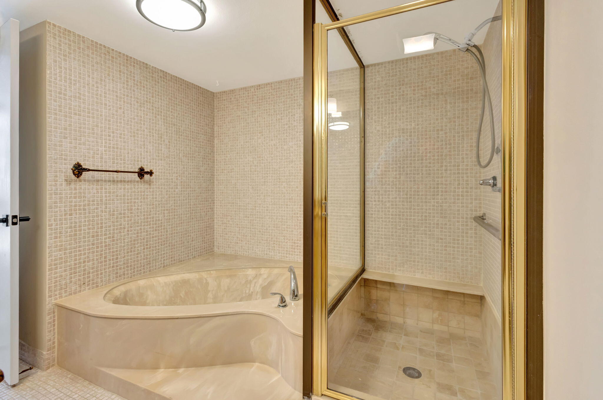 4200 N Ocean Drive 2-303